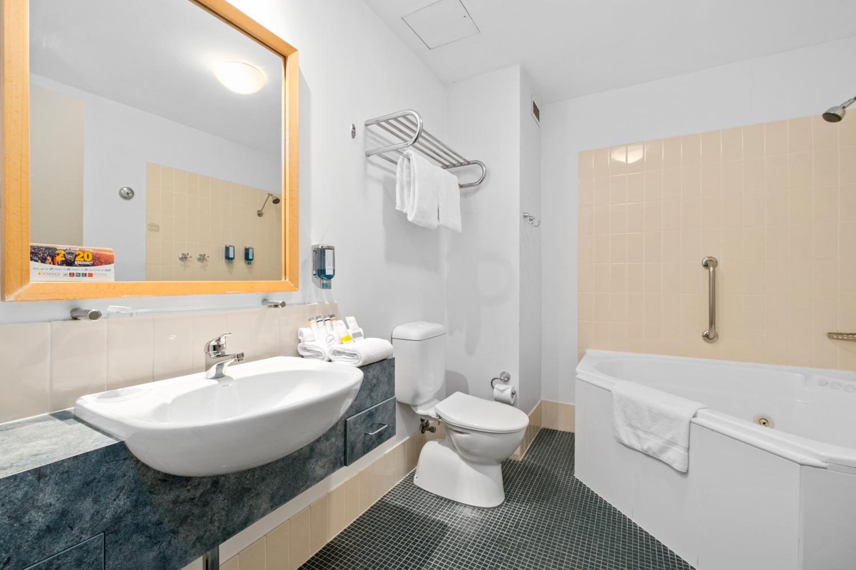 King Room with Spa photo 2