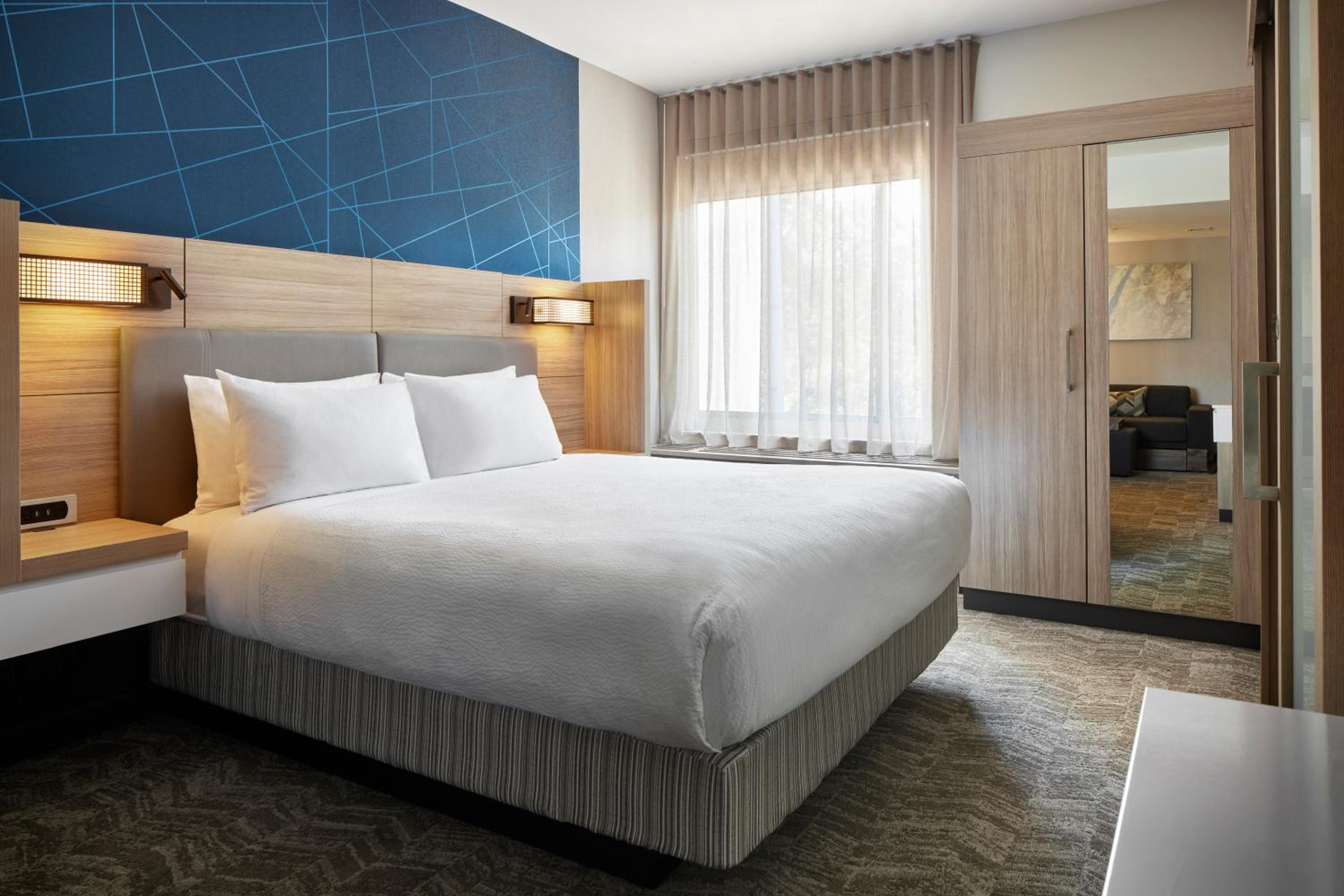 King Suite with Trundle Bed - Photo 1