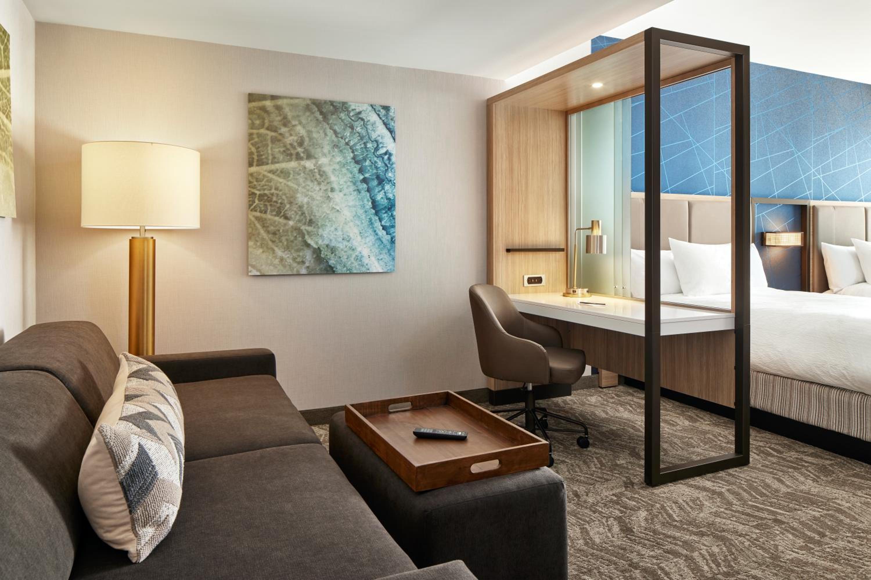 Queen Suite with Two Queen Beds and Trundle Bed - 1st Floor - Photo 1