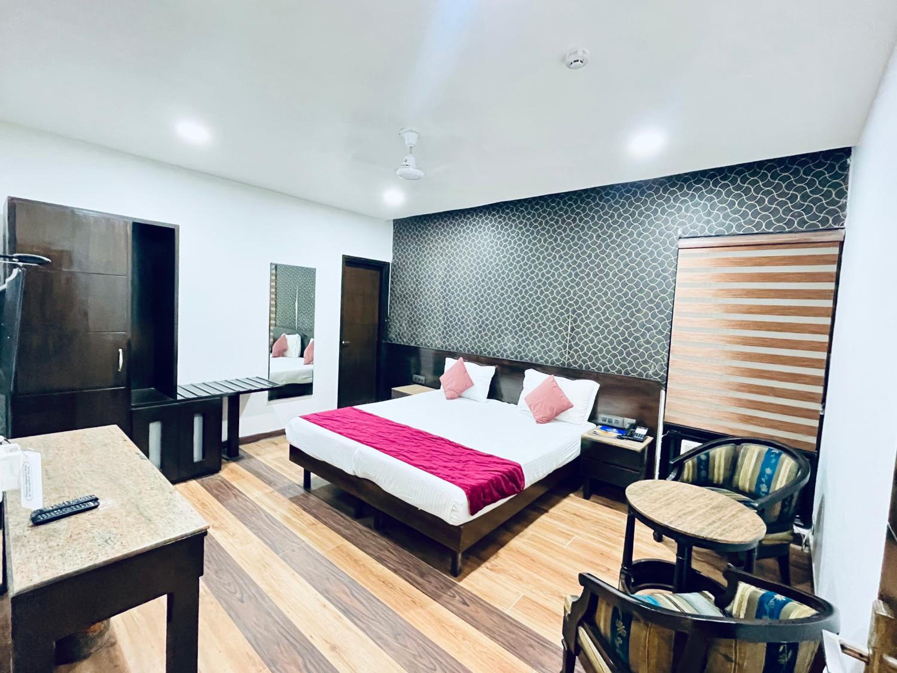 Deluxe Room - Photo 4