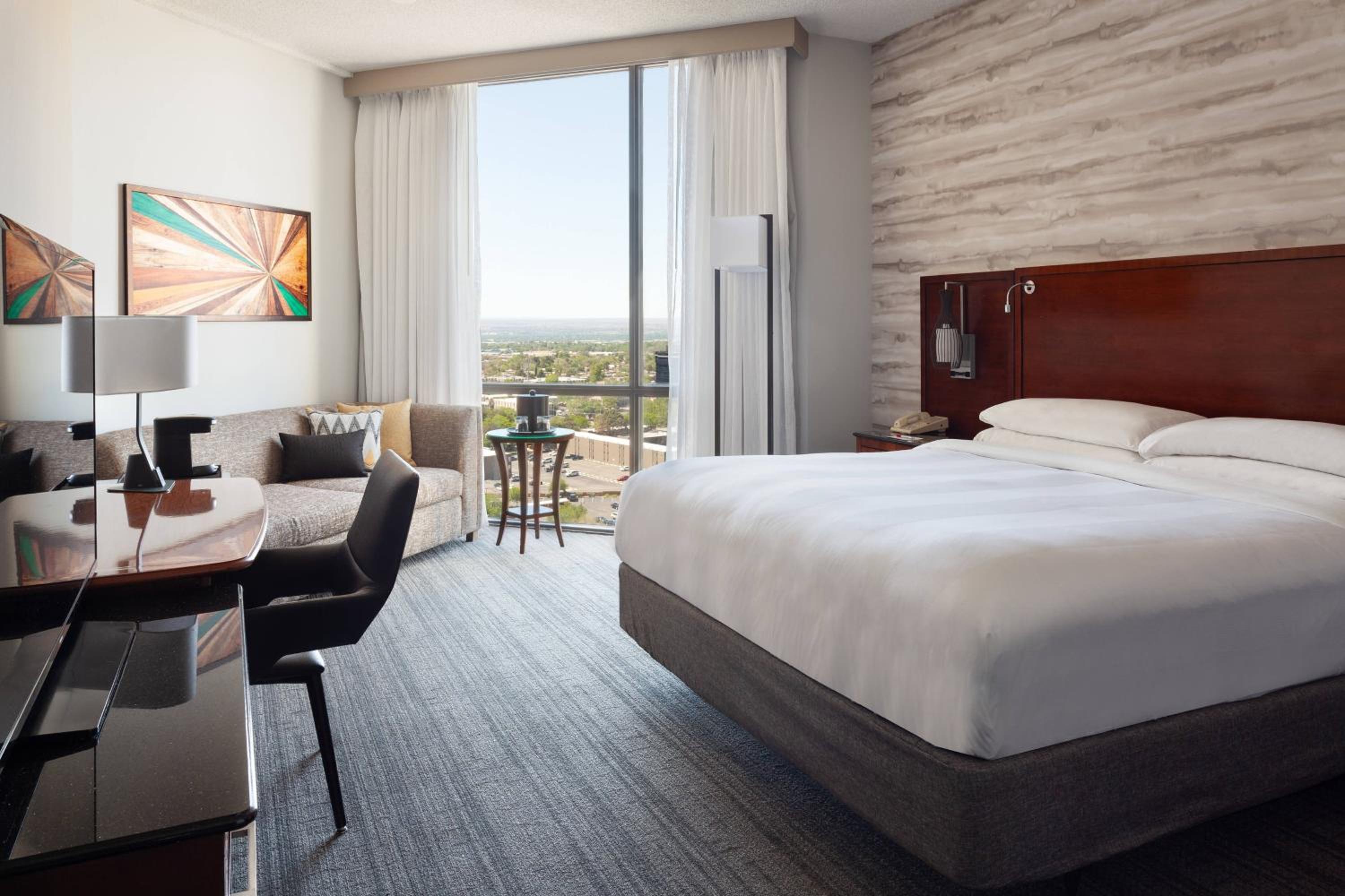 King Room with City View - Photo 6
