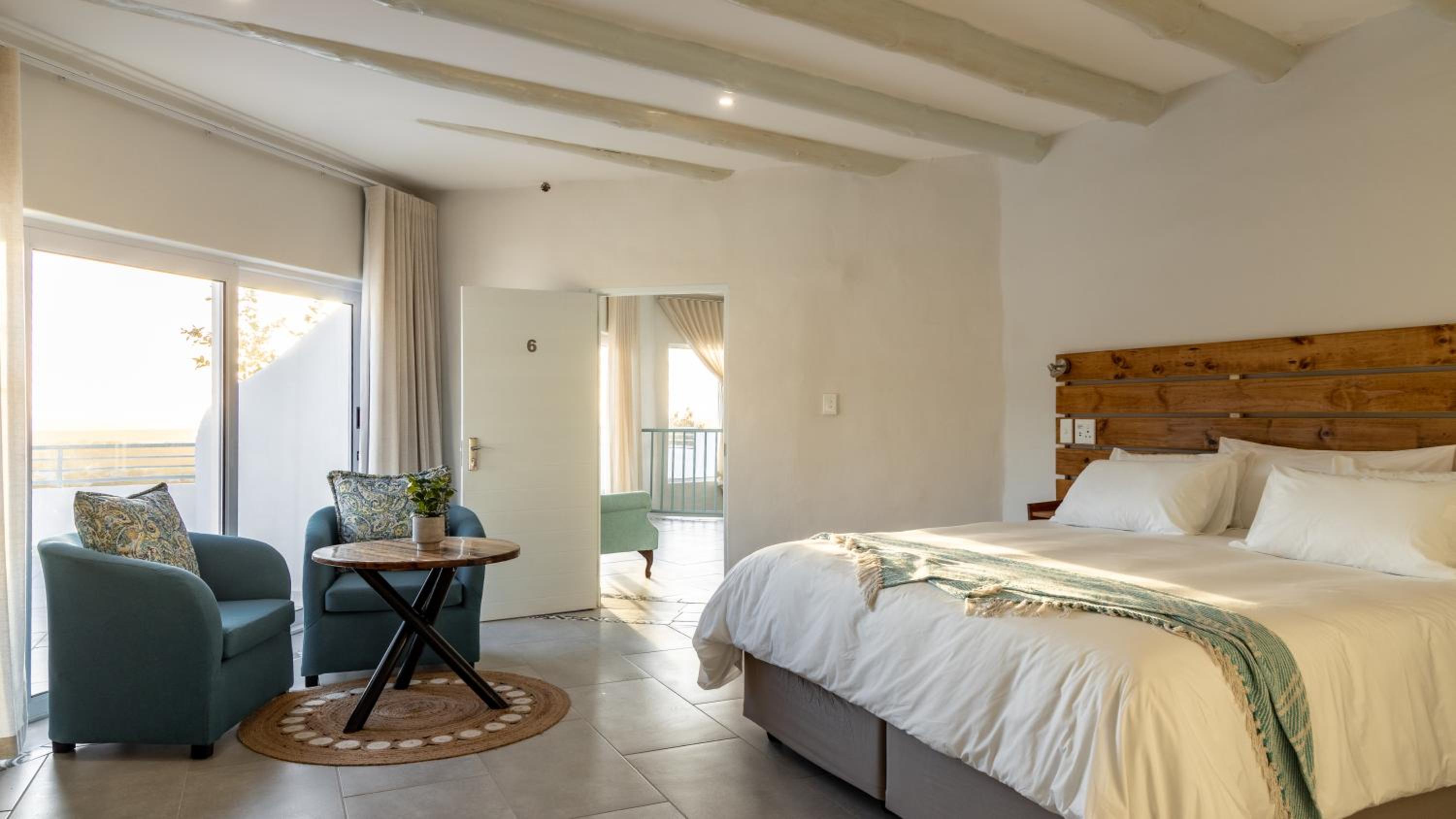 King Suite with Balcony photo 3