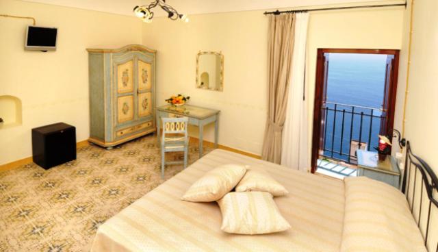 Queen Suite with Sea View photo 3