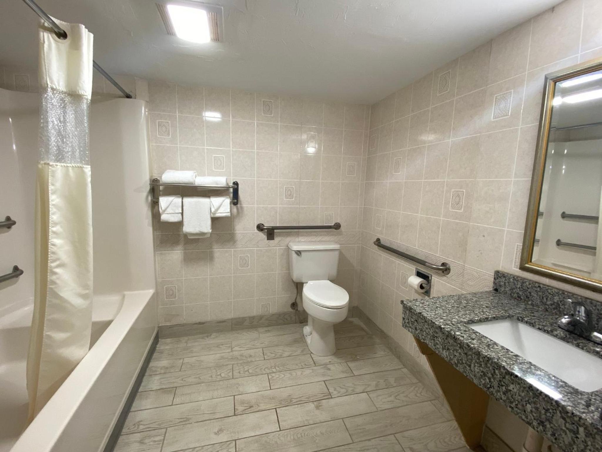Standard King Room Disability Access Smoke Free - Photo 7
