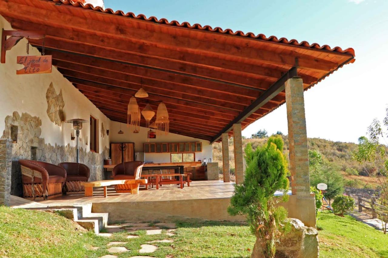Eight-Bedroom House - Photo 44