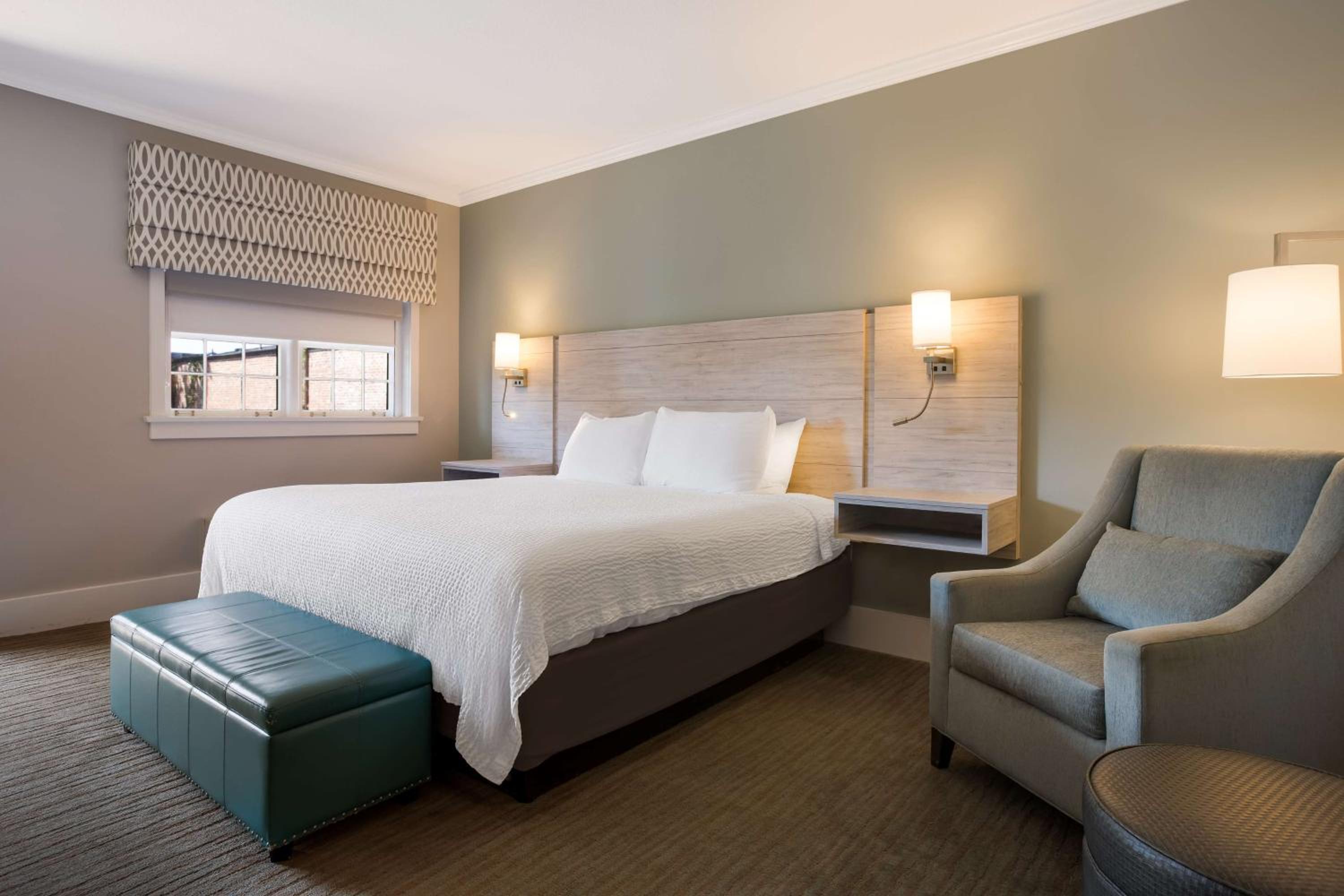 King Room - Non-Smoking - Photo 1
