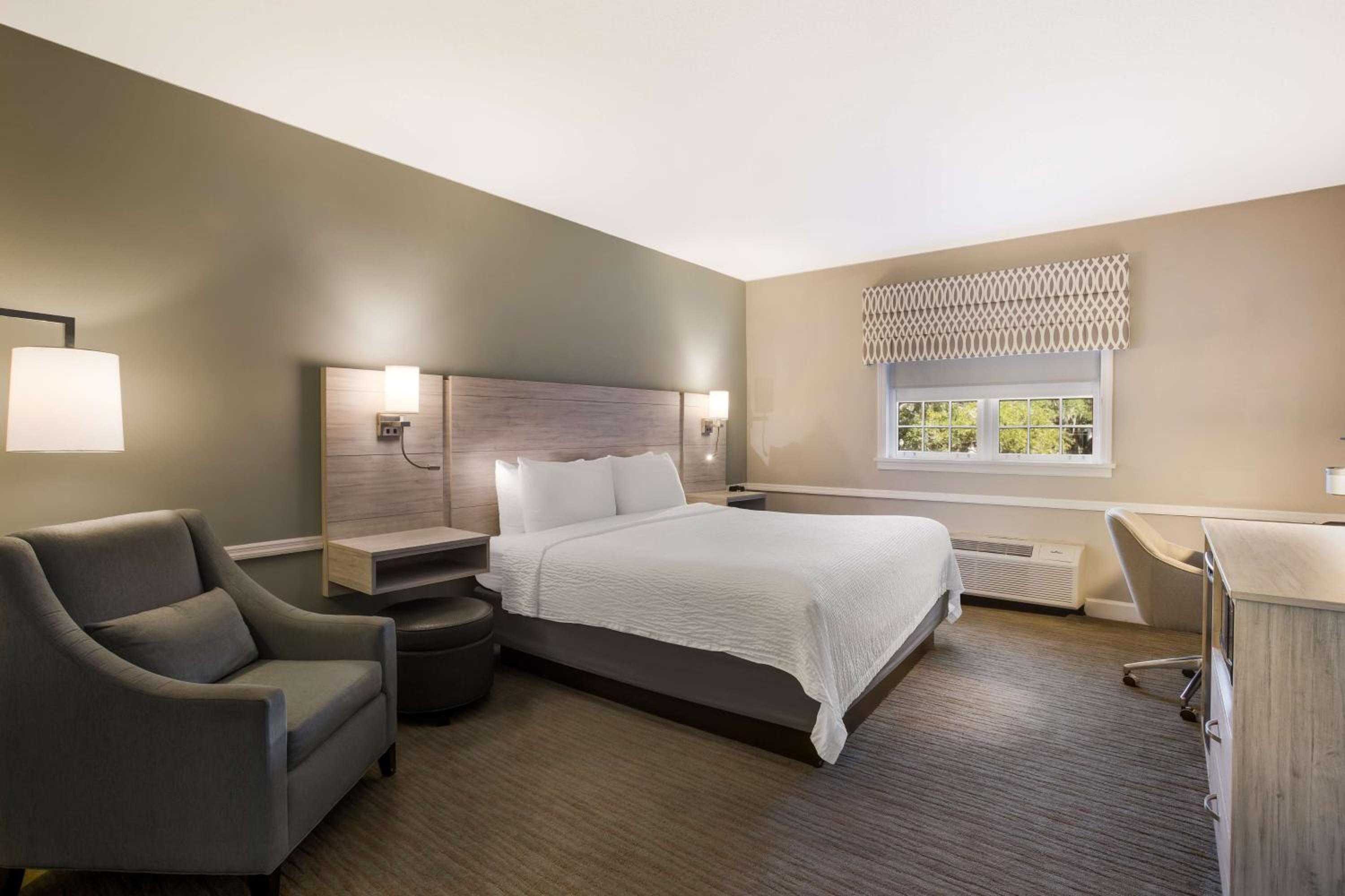 King Room - Street View - Photo 1