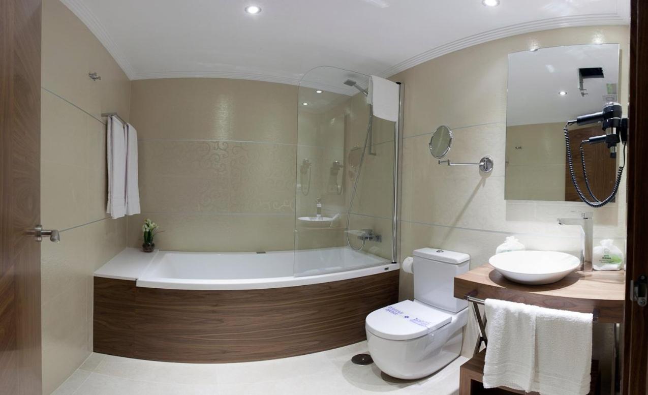 Double or Twin Room - Photo 2