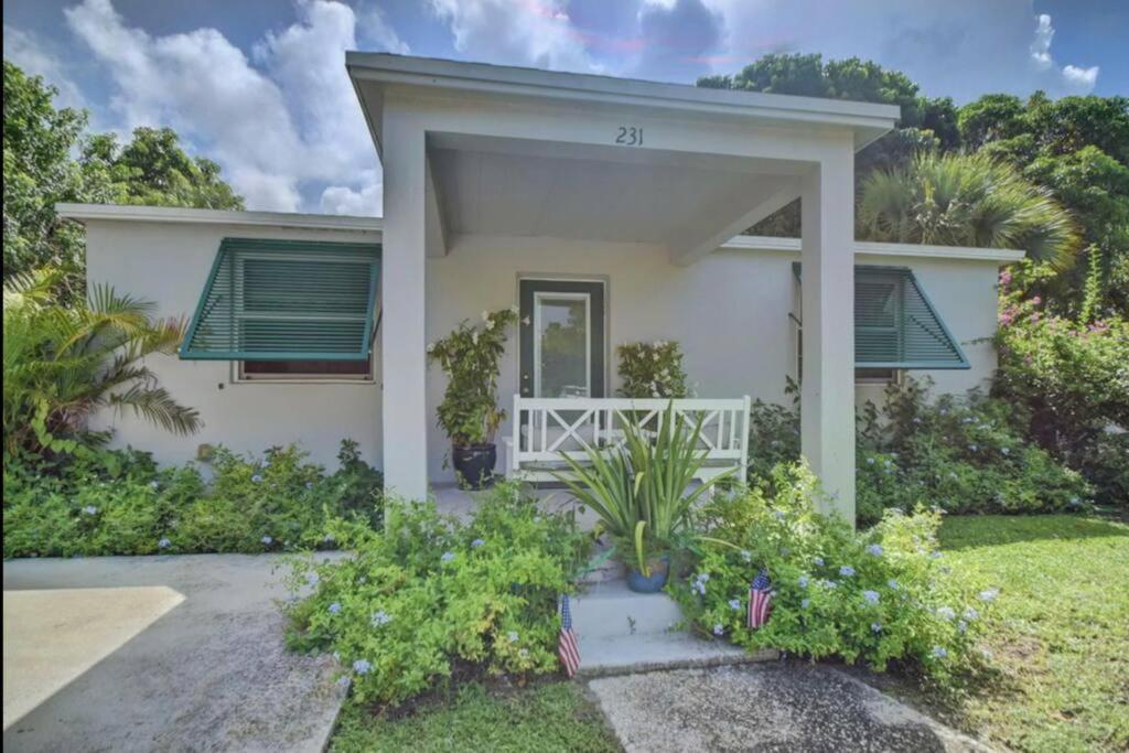 Three-Bedroom House photo 2