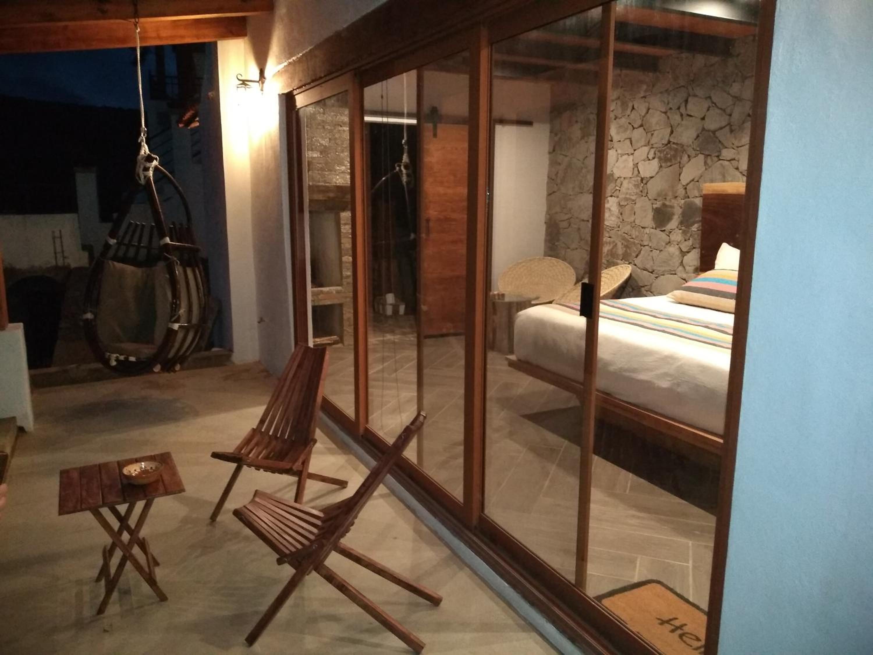Deluxe Double Room with Balcony - Photo 8