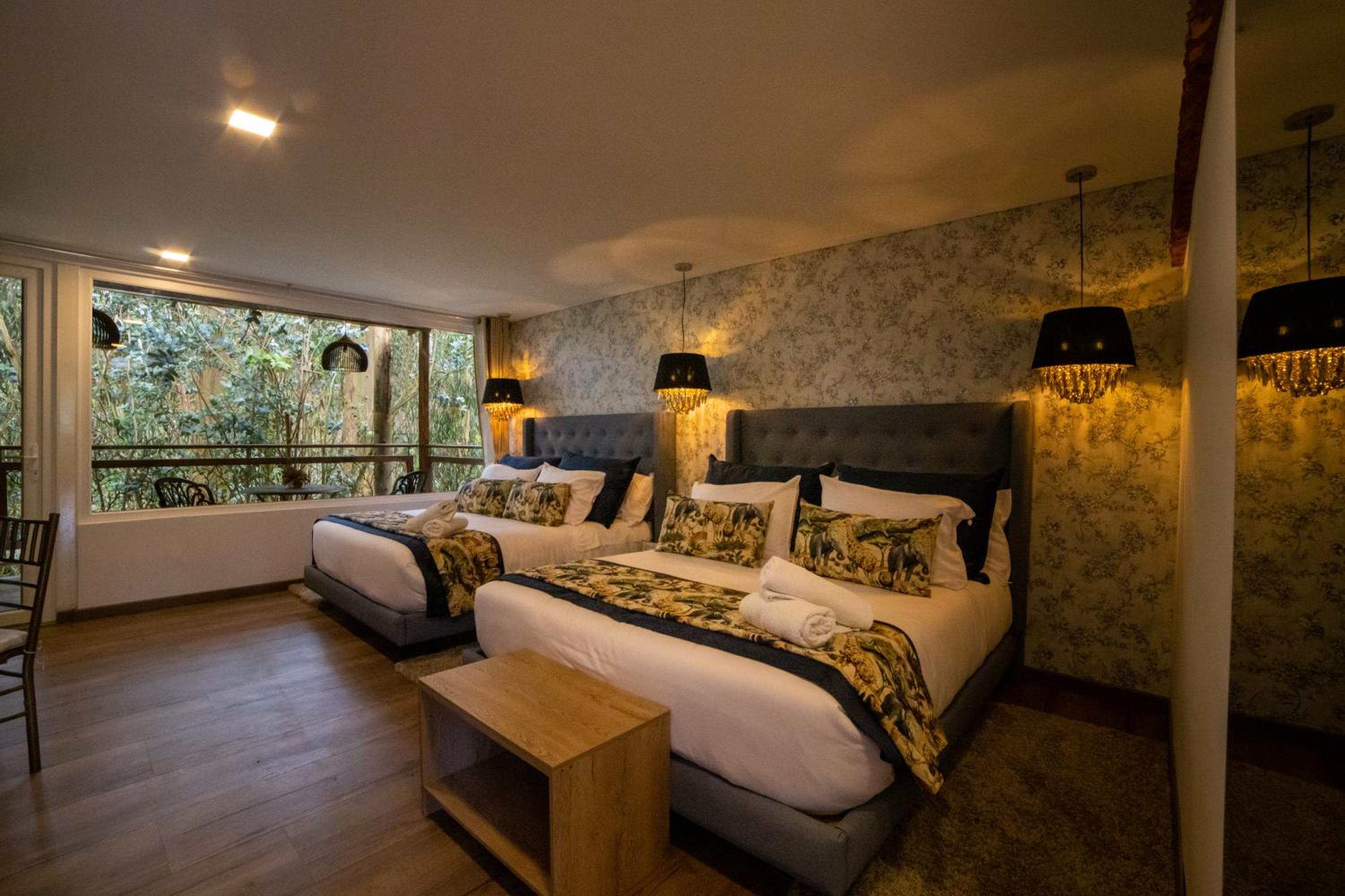 Deluxe Queen Room with Two Queen Beds photo 2