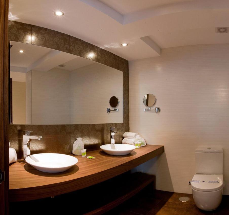 Double or Twin Room - Photo 3