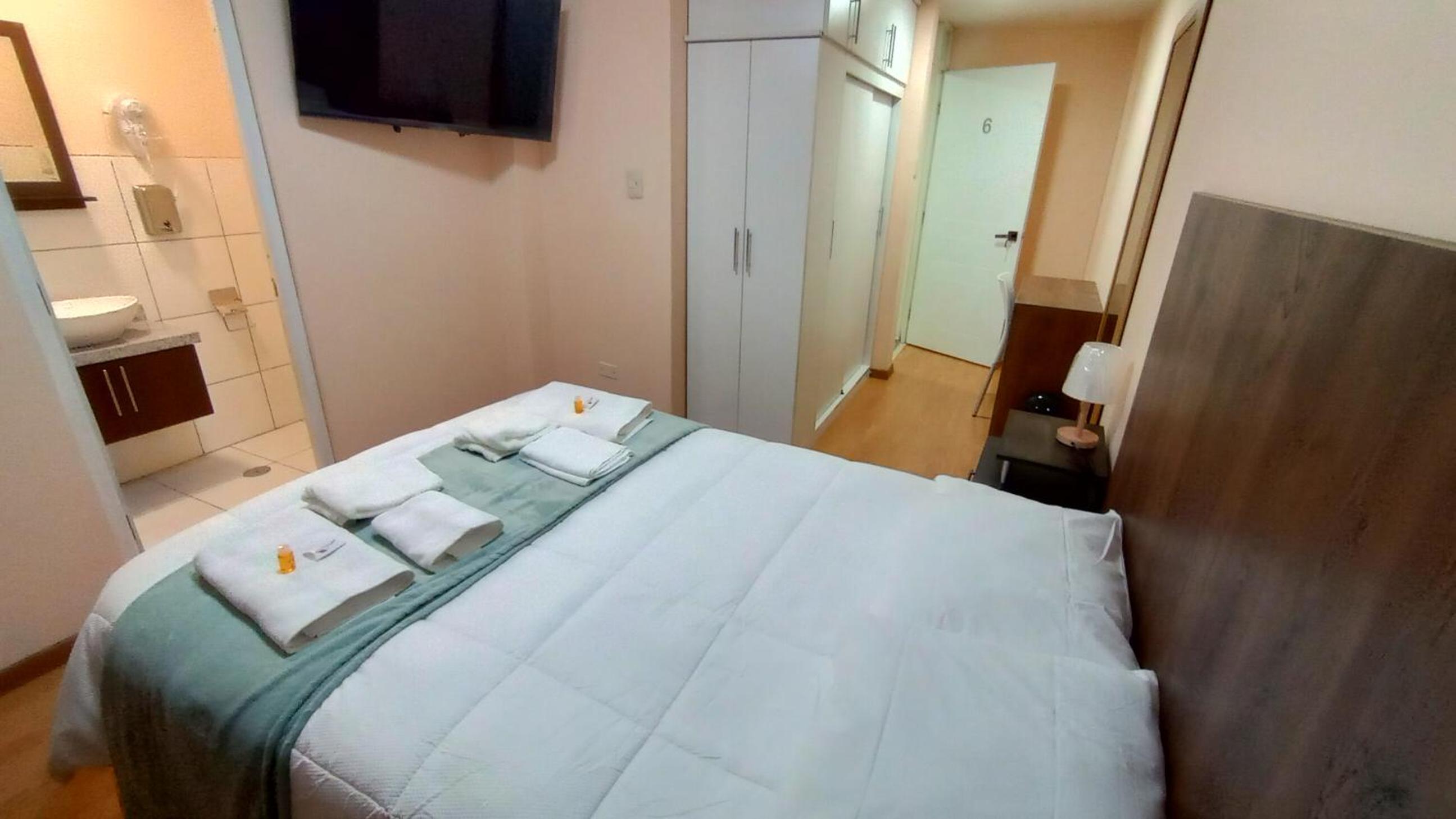 Double Room with Private Bathroom photo 3