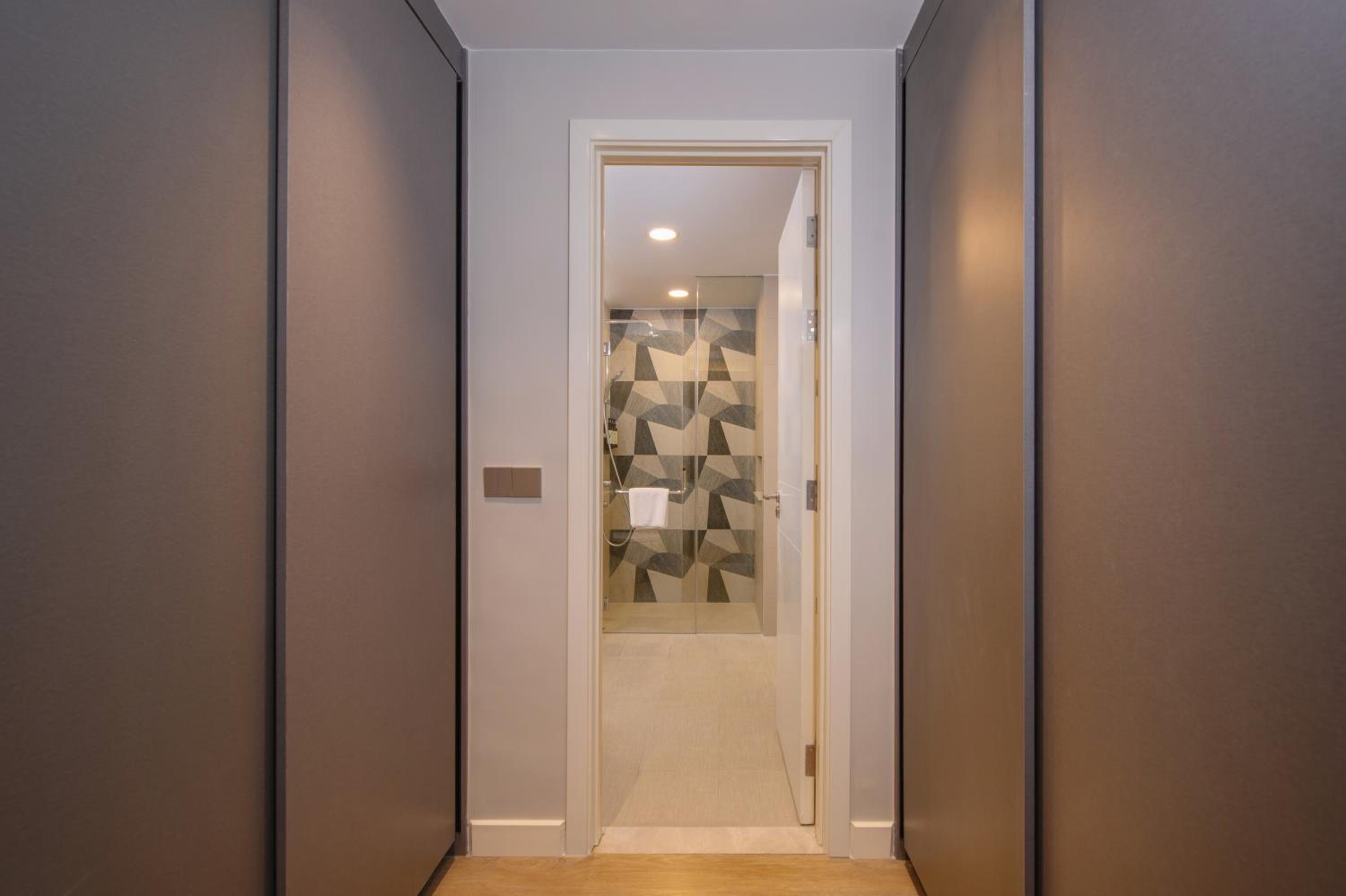 One Bedroom Deluxe - Photo 5