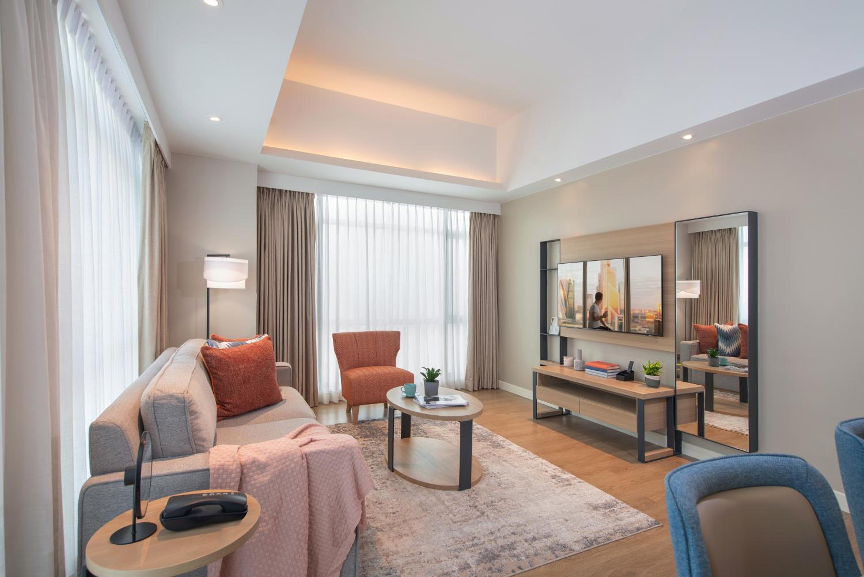One Bedroom Premier - Photo 7