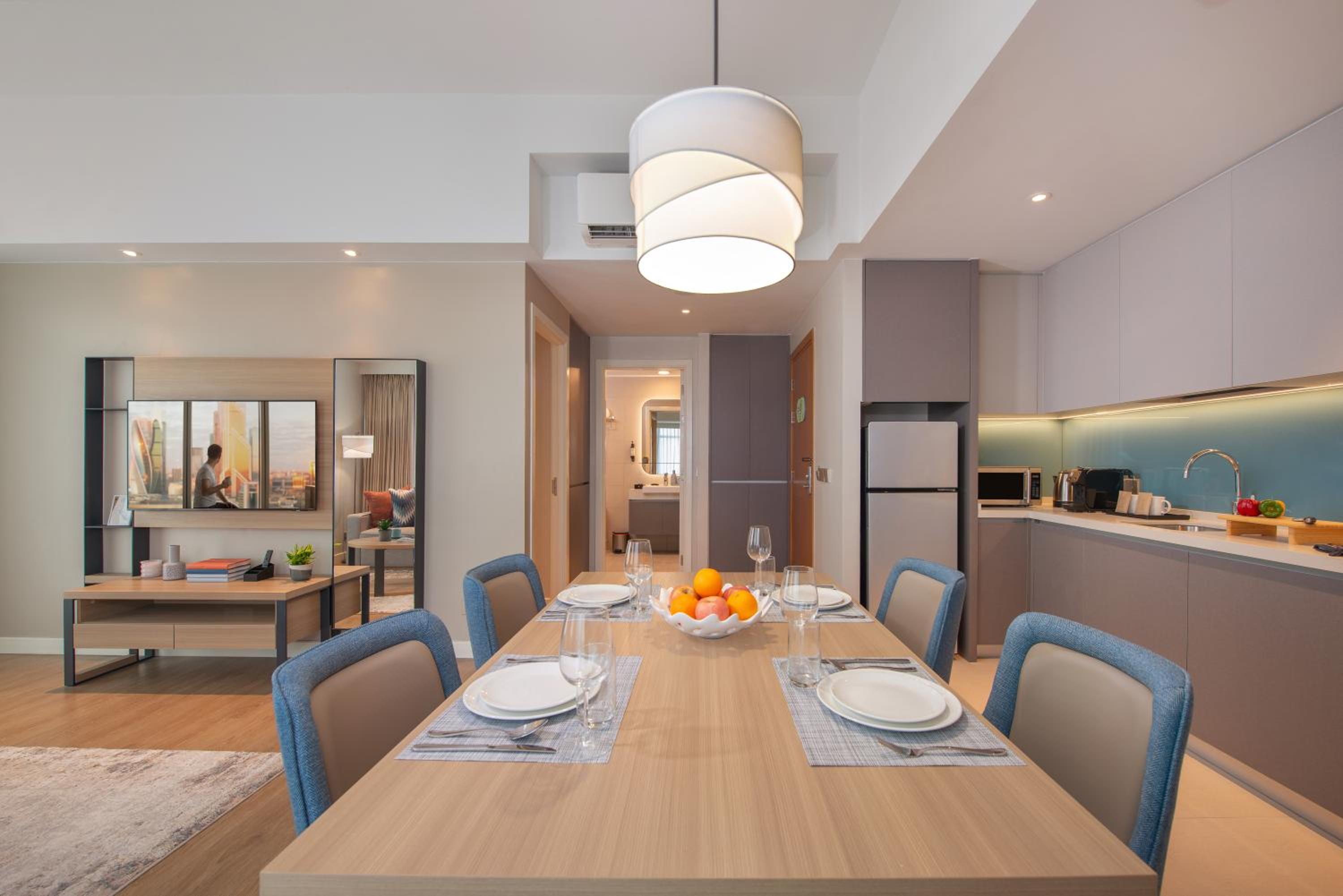 One Bedroom Premier - Photo 11
