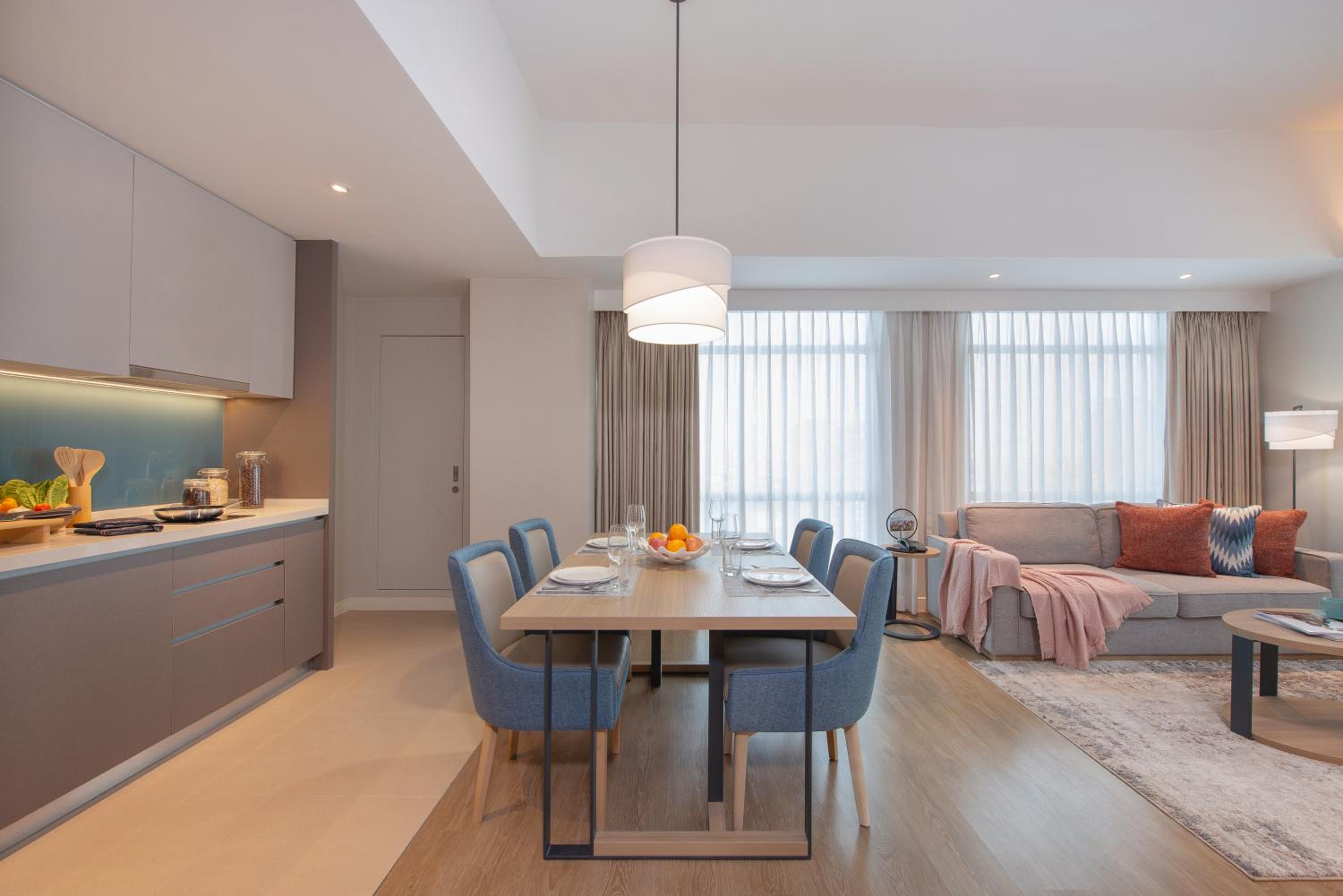 One Bedroom Premier - Photo 8