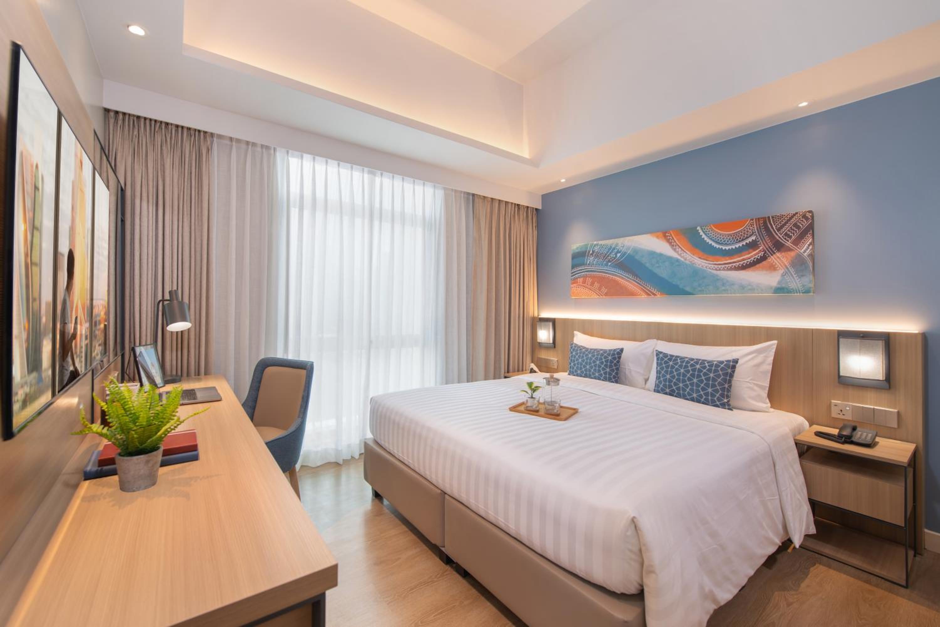 One Bedroom Premier - Photo 16