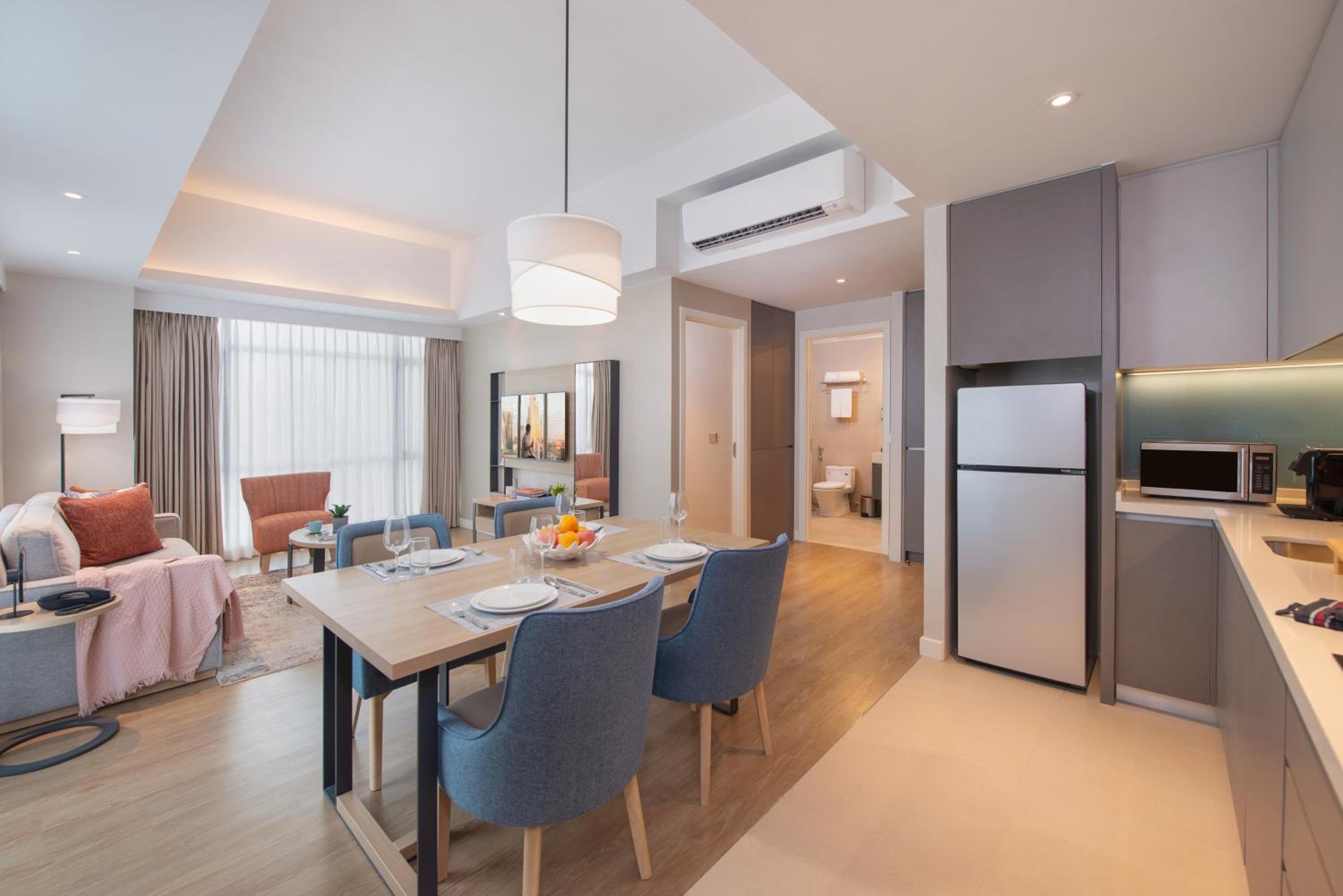 One Bedroom Premier - Photo 15