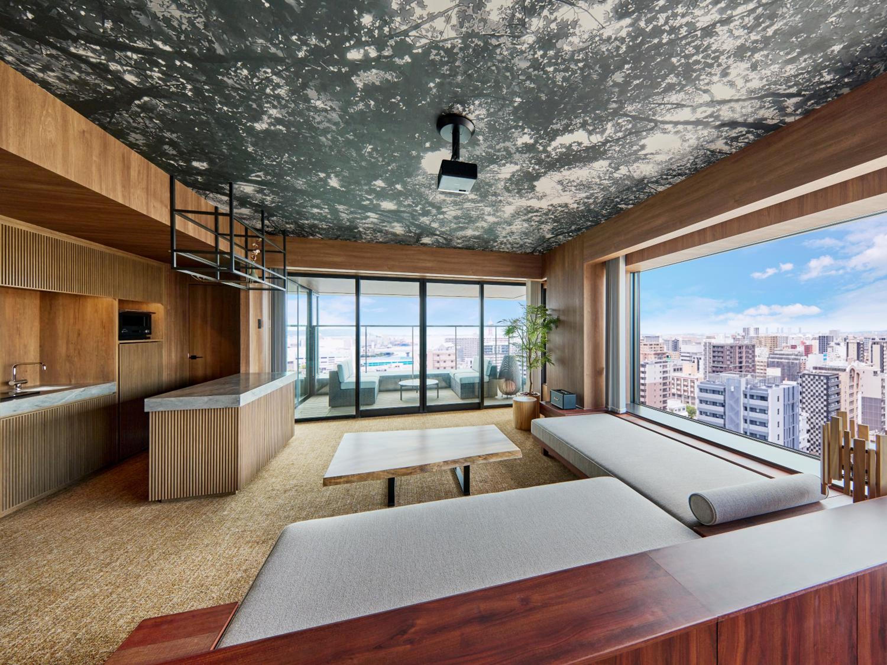 Balcony Suite King Room - Sky Floor - Photo 1