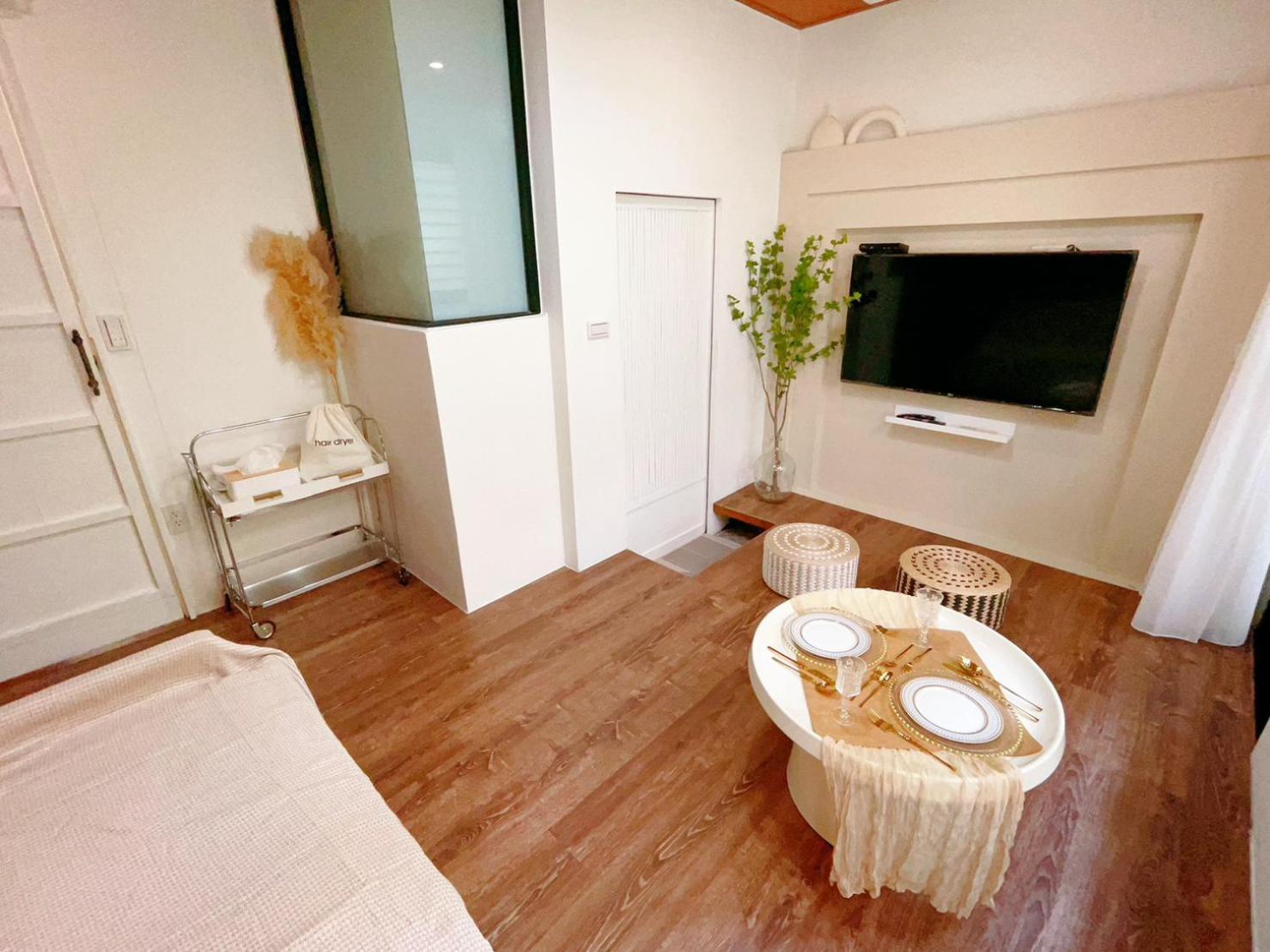 Superior Family Room photo 1