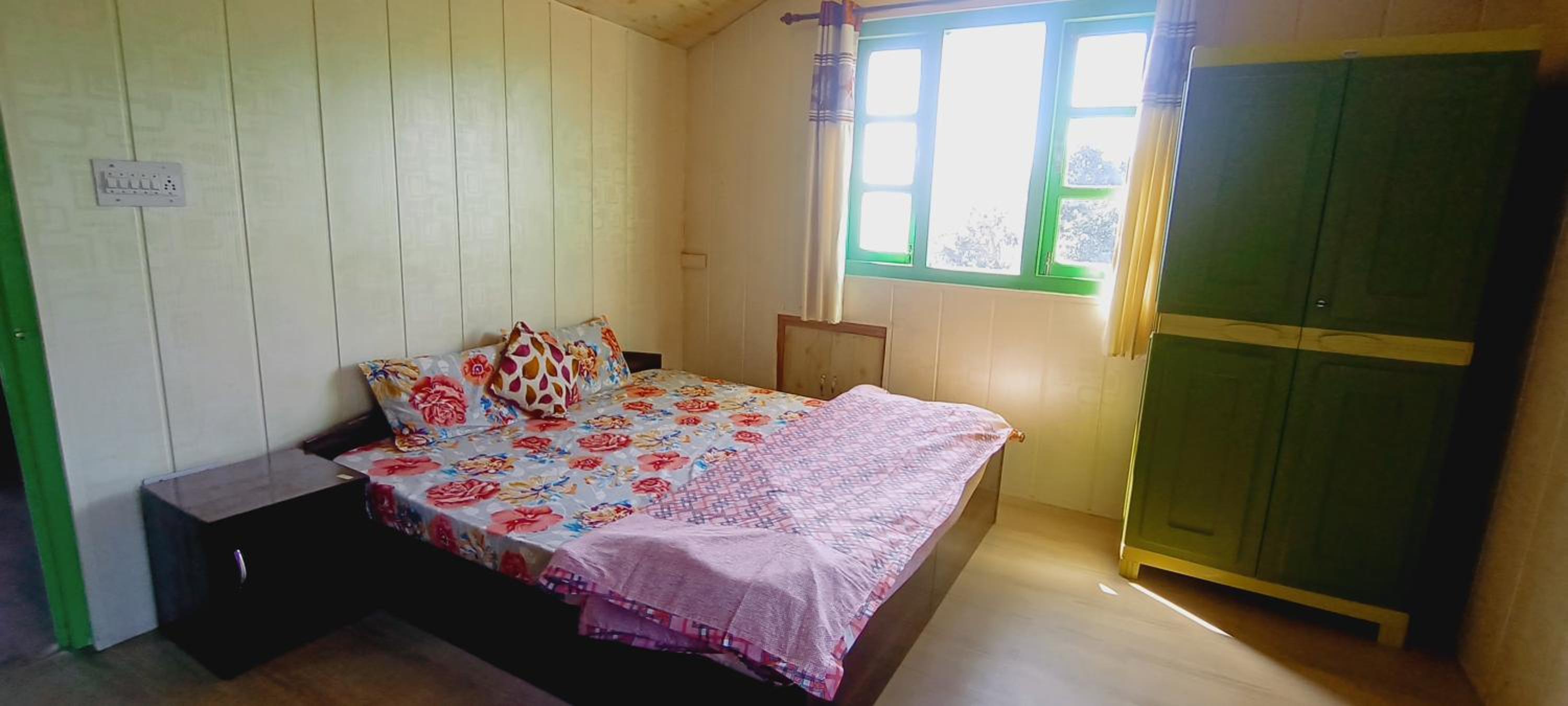 Apartment with Mountain View photo 3