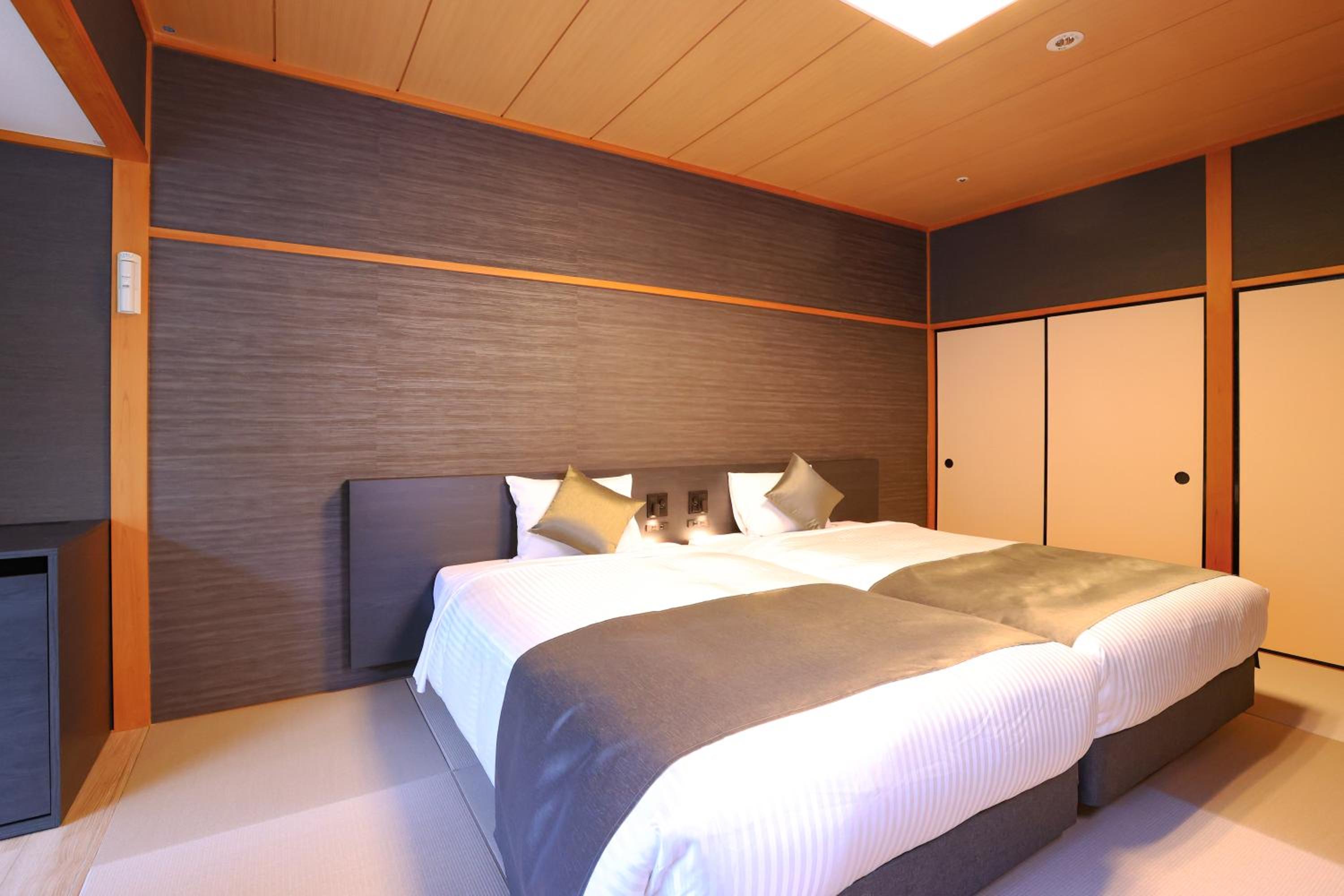 Twin Room with Tatami Area and Sofa Bed - Shared Bathroom - Non-Smoking photo 1