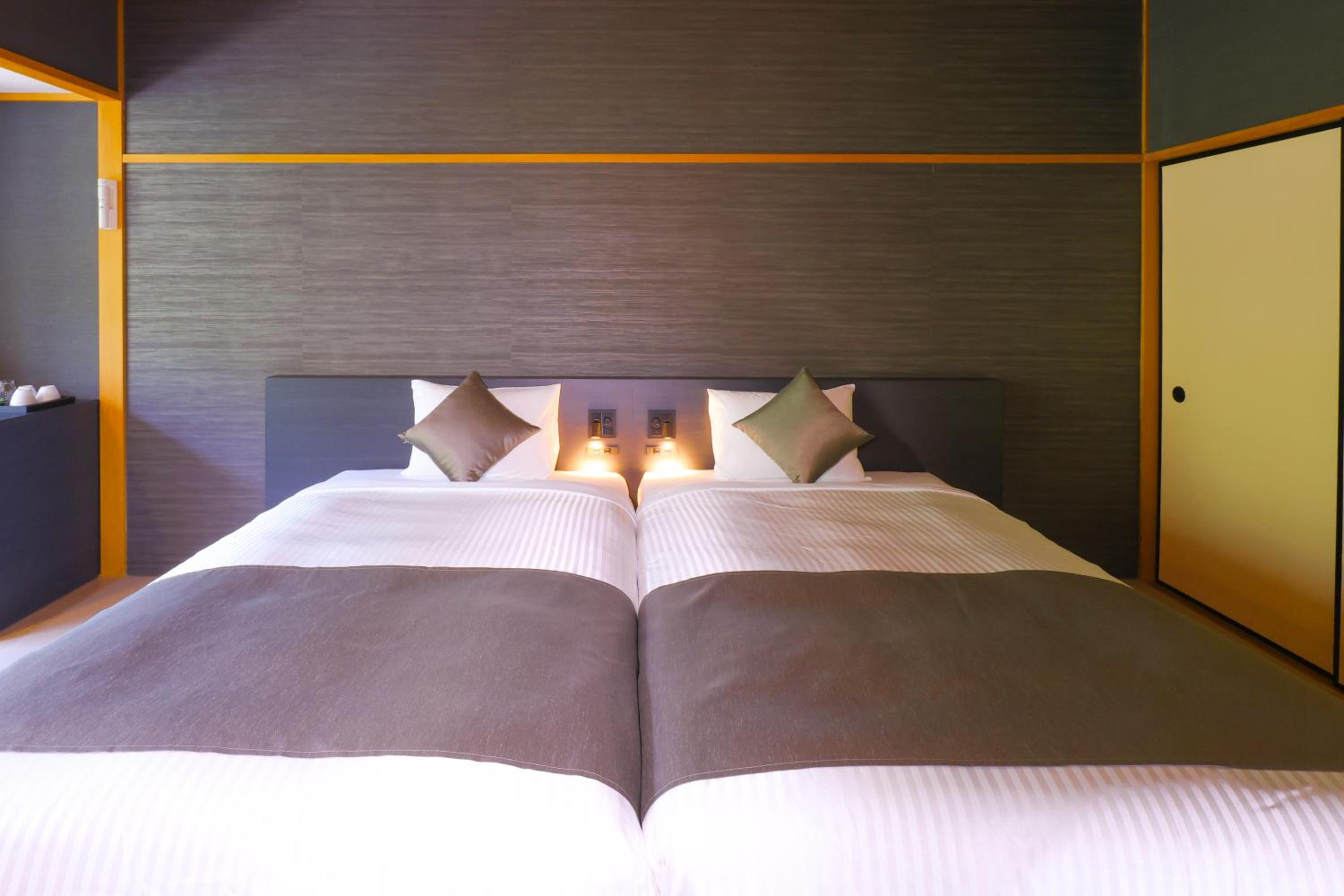 Twin Room with Tatami Area and Sofa Bed - Shared Bathroom - Non-Smoking photo 2