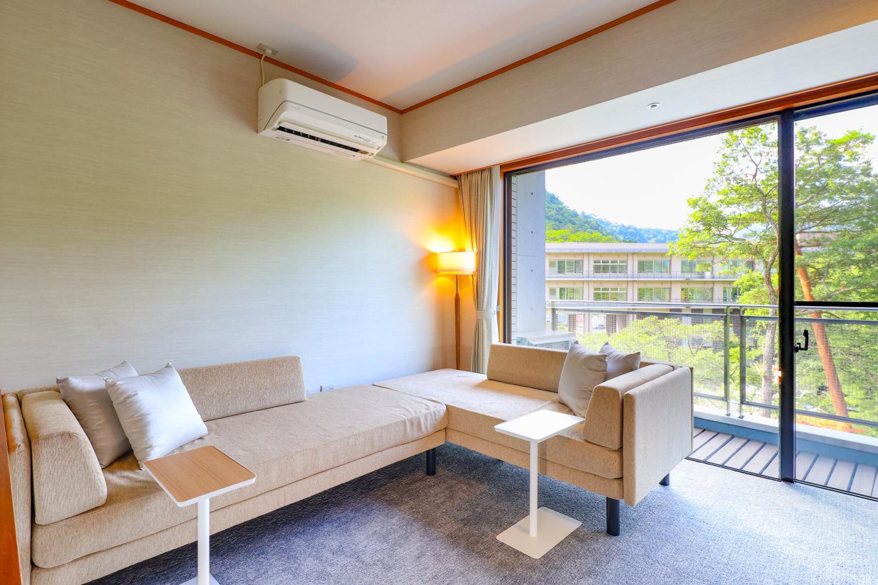Superior Japanese-Style Twin Beds - Shared Bathroom - Non-Smoking photo 3