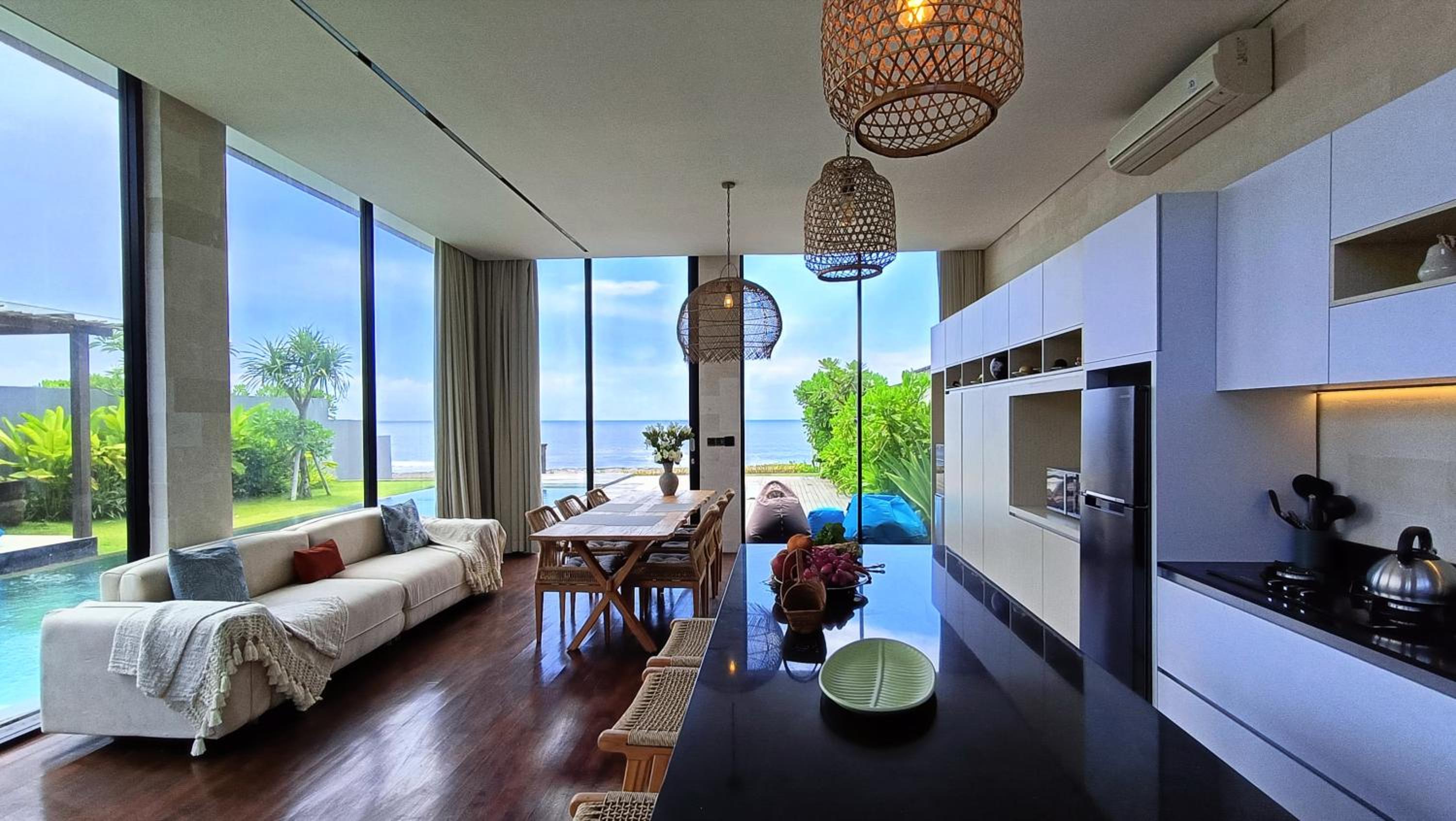 Three Bedroom Beach Front - Photo 29