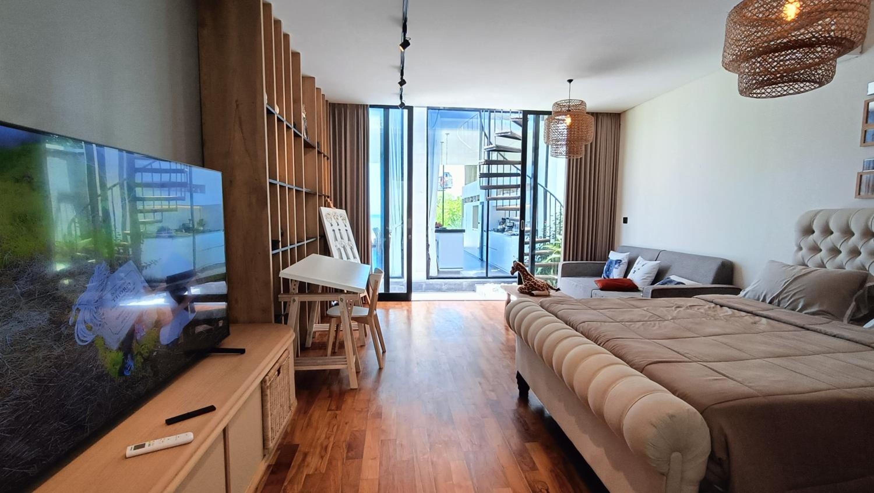 Three Bedroom Beach Front - Photo 27