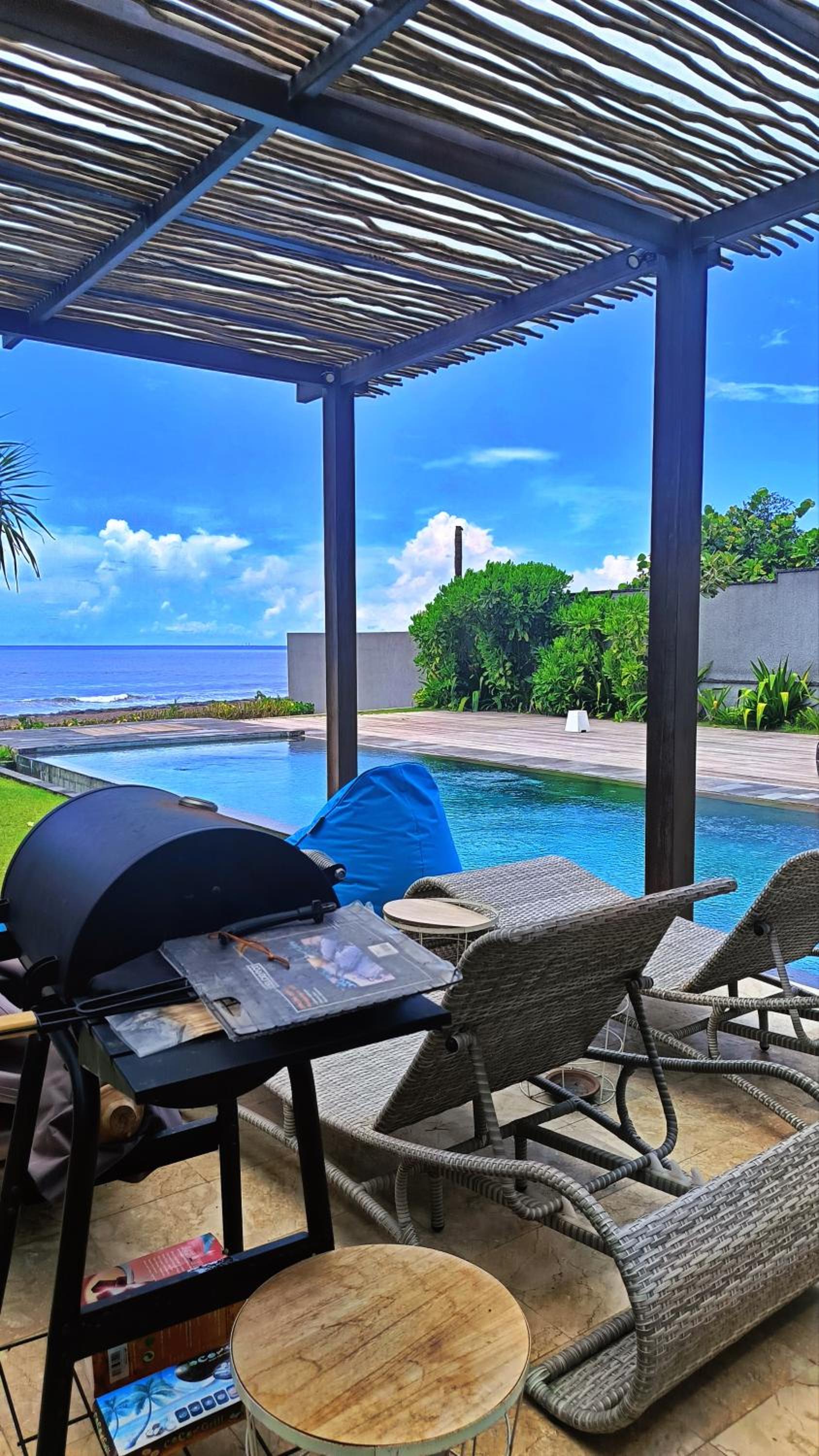 Three Bedroom Beach Front - Photo 17