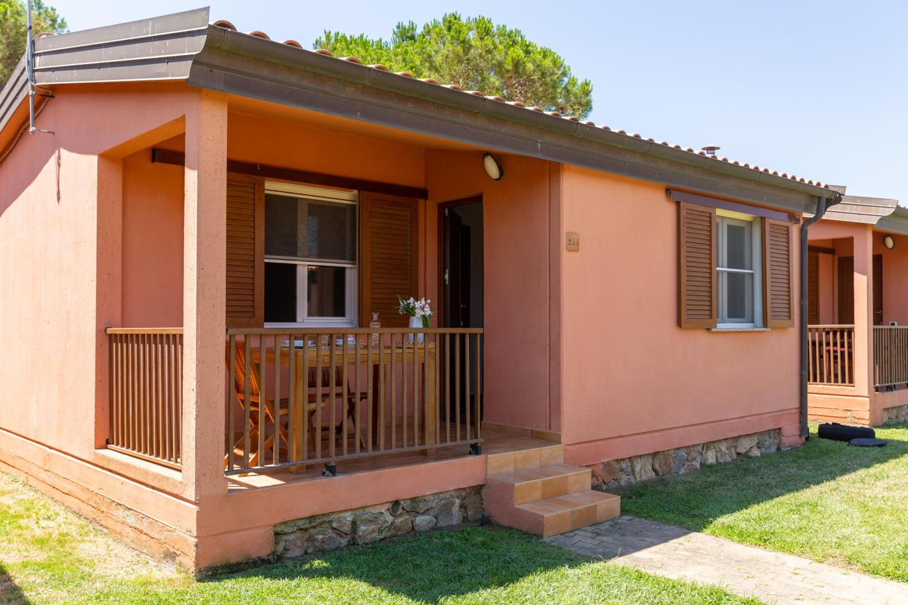 Superior One-Bedroom Cottage - Photo 2