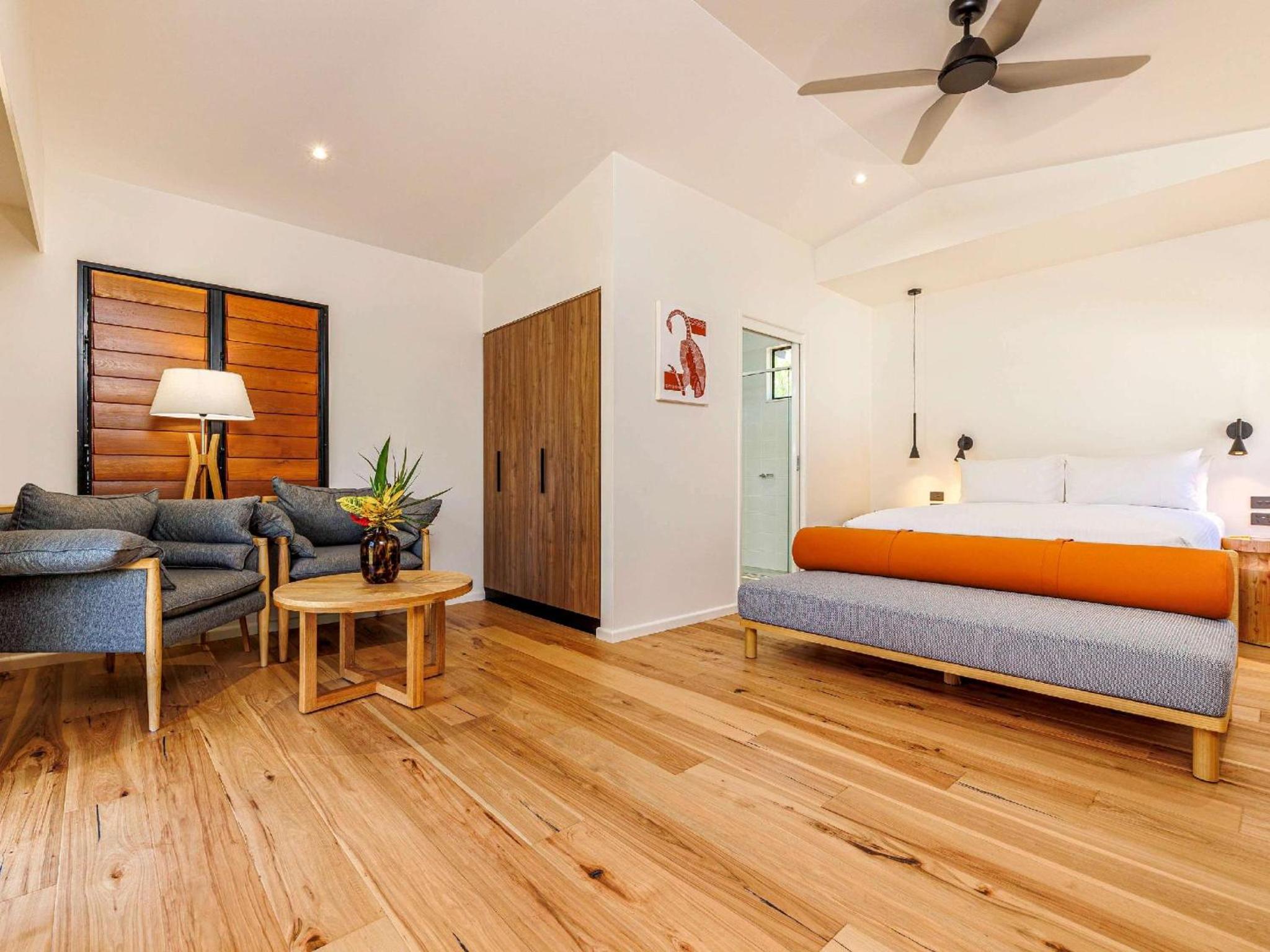 Deluxe Queen Bungalow - Photo 1