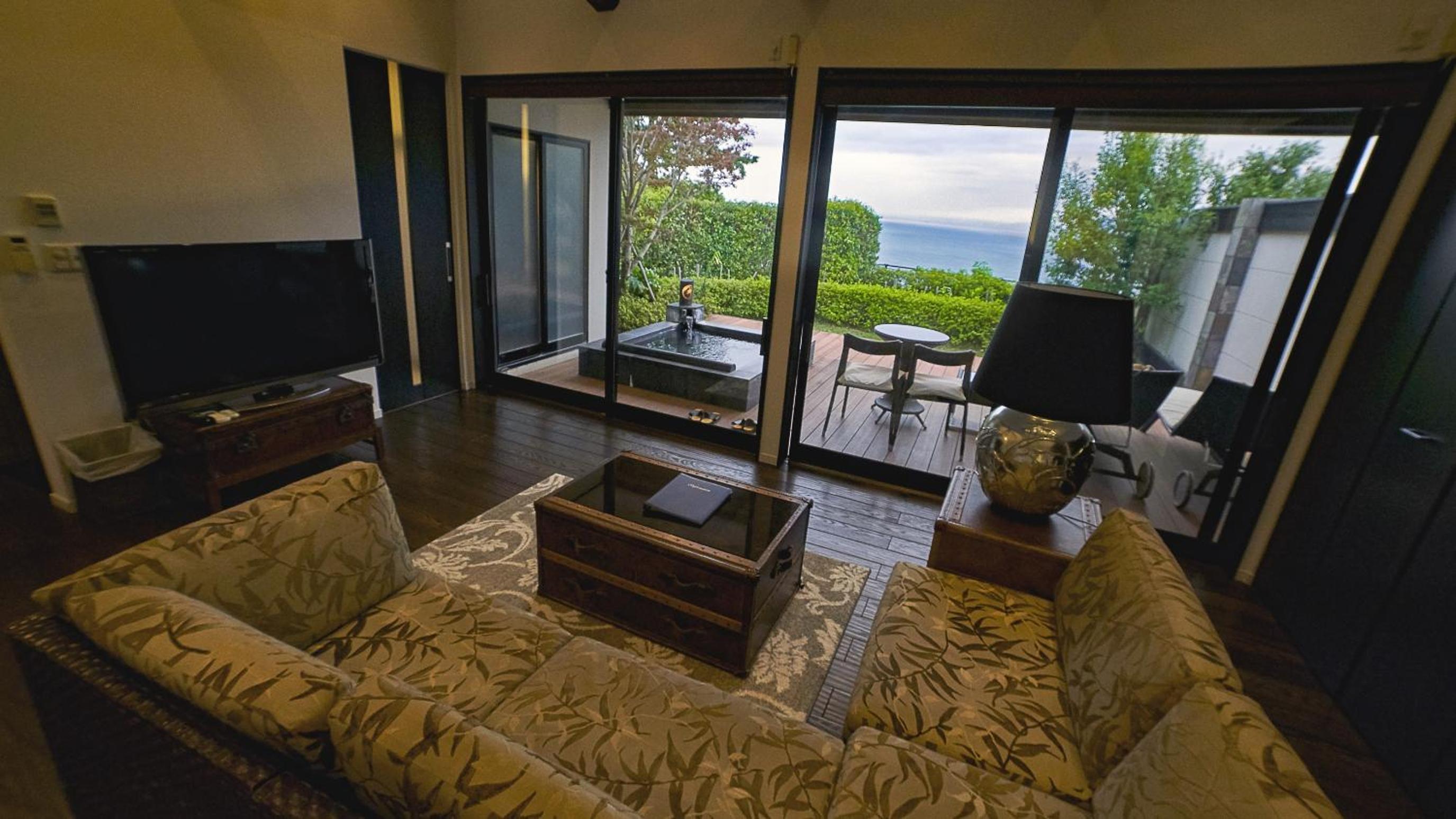 Twin Room with Tatami Area and Open-Air Hot Spring Bath, Mt,Fuji View【Niji no Ha】 photo 2