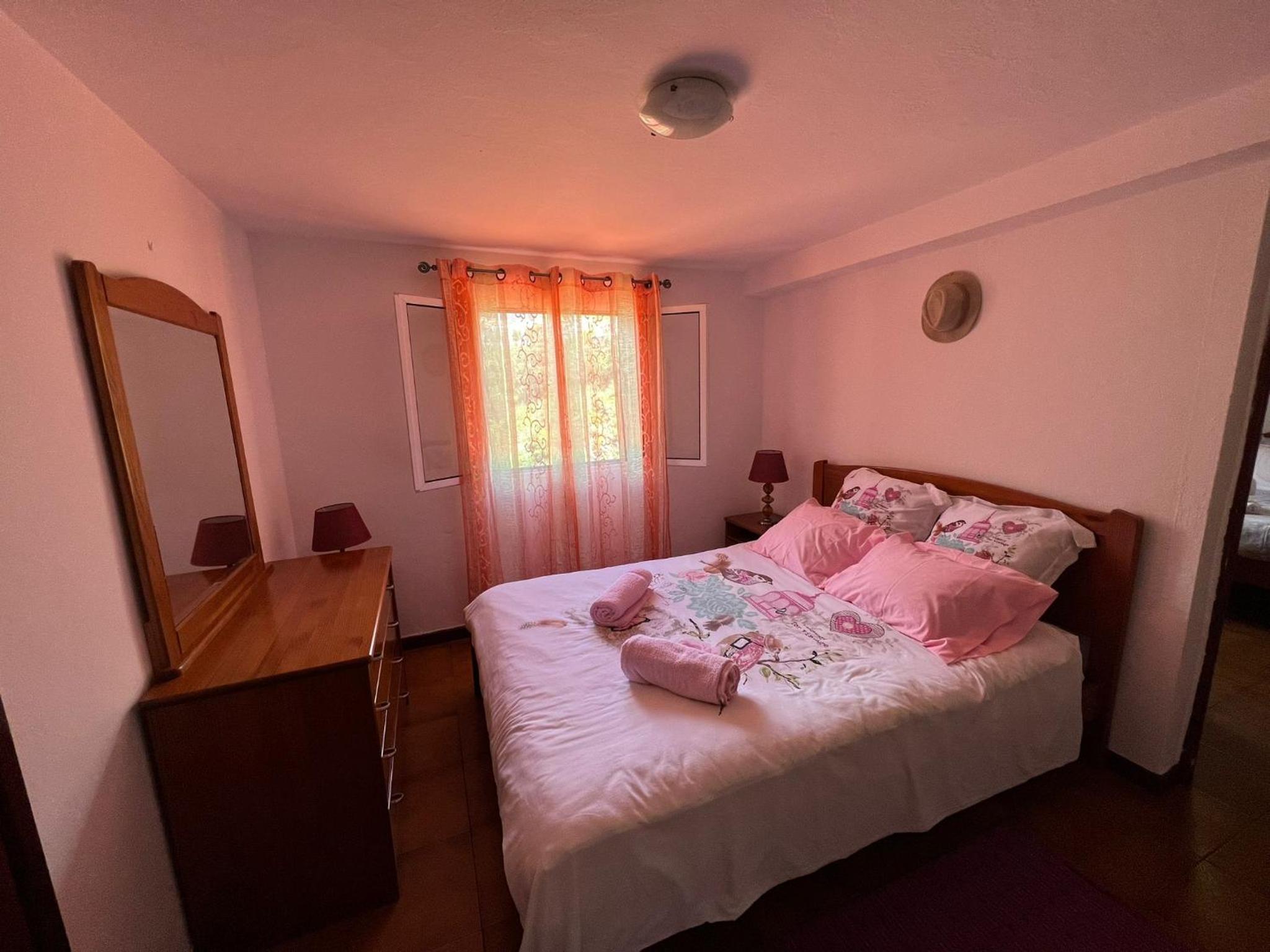 Four-Bedroom House photo 2