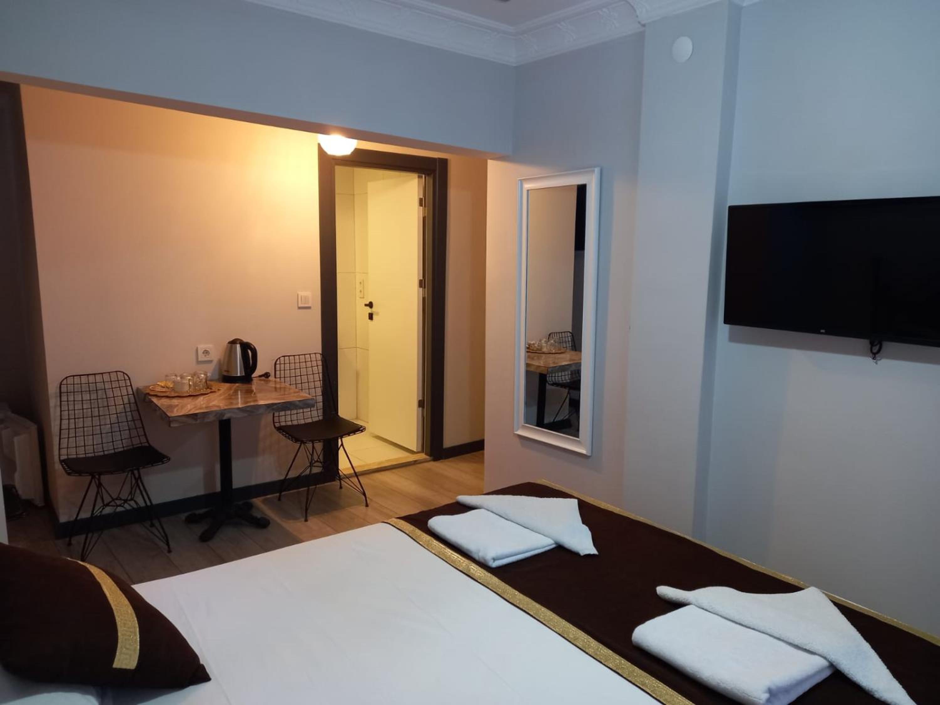 Small Double Room photo 1