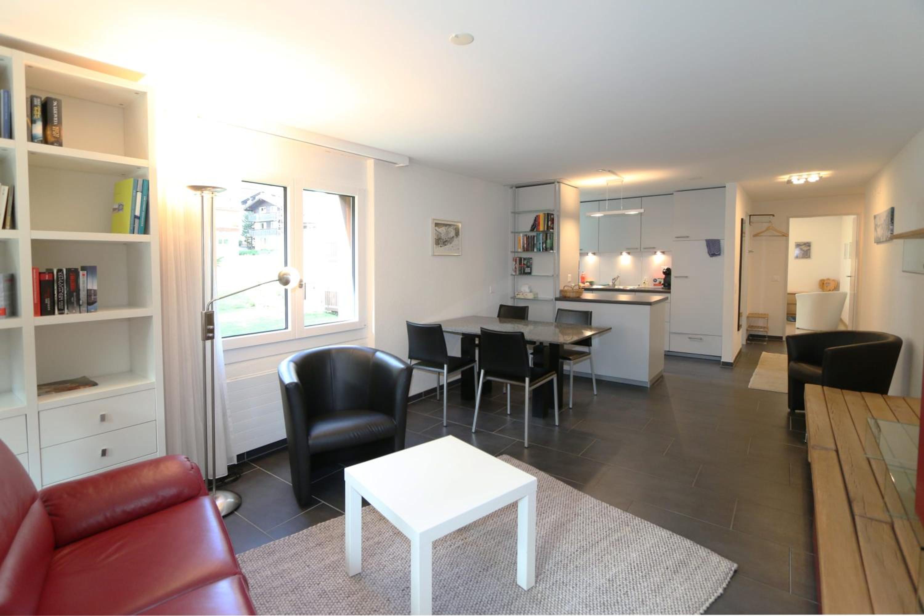 Apartment photo 2