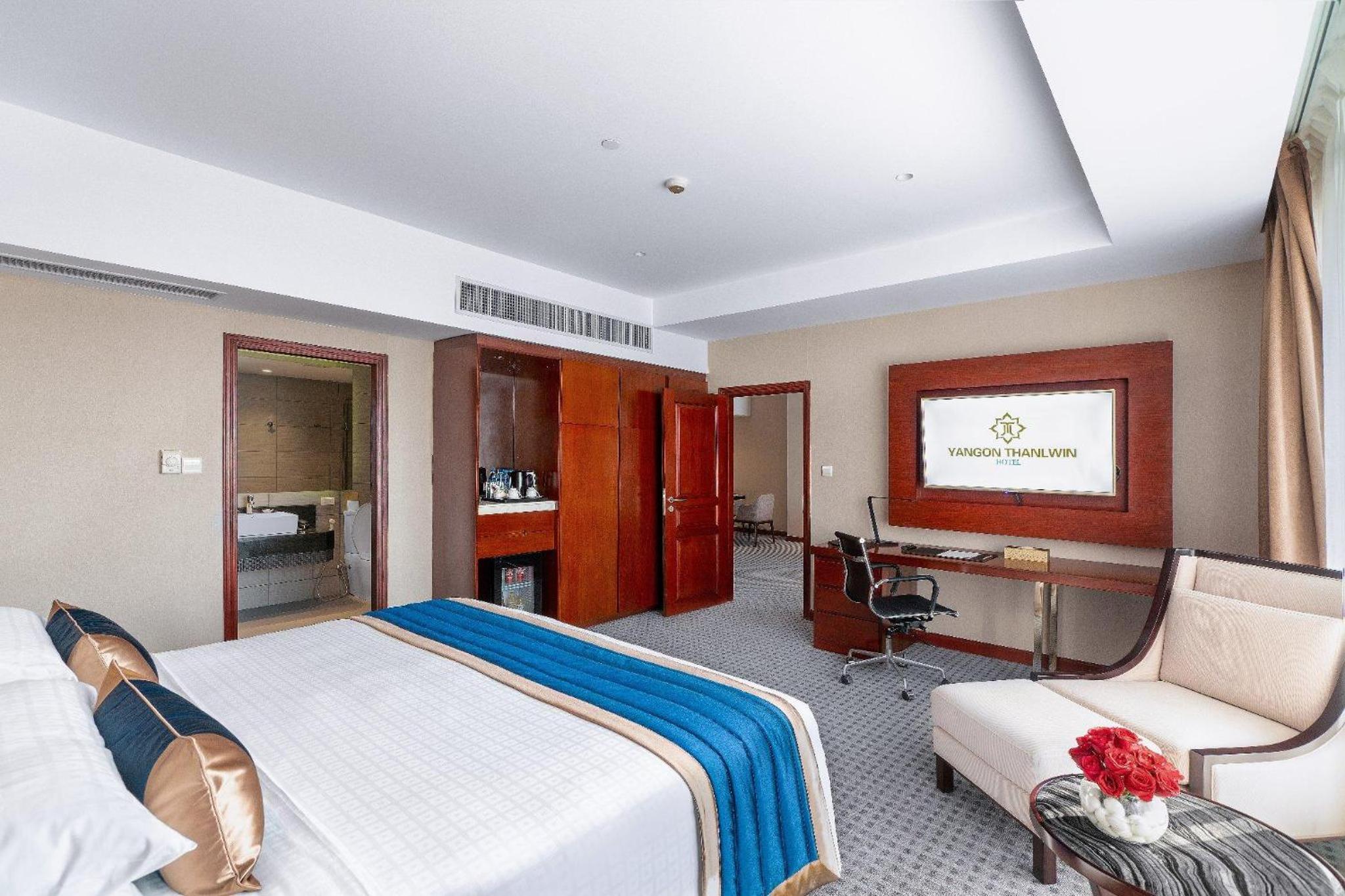 Deluxe Suite - Photo 5
