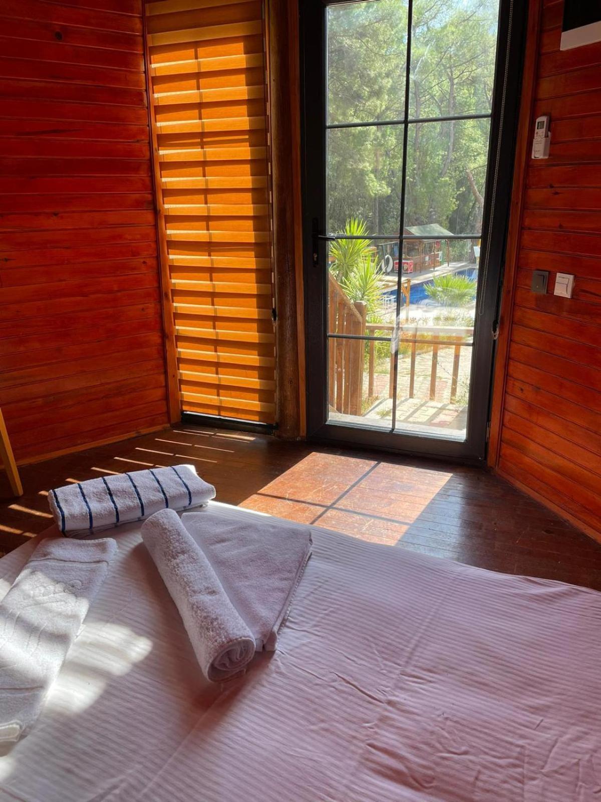 Double Room With Patio photo 3