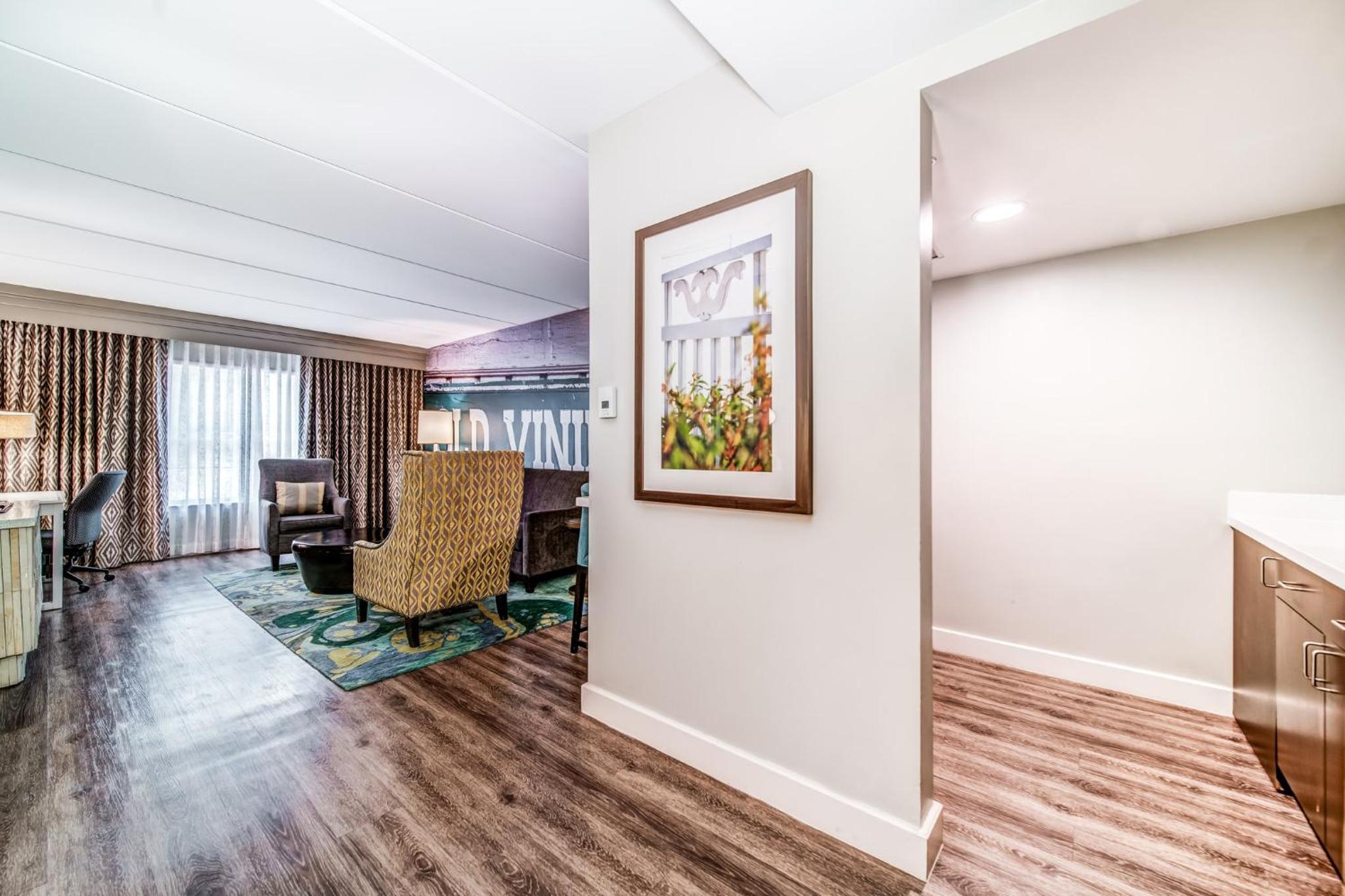 King Suite - Photo 8
