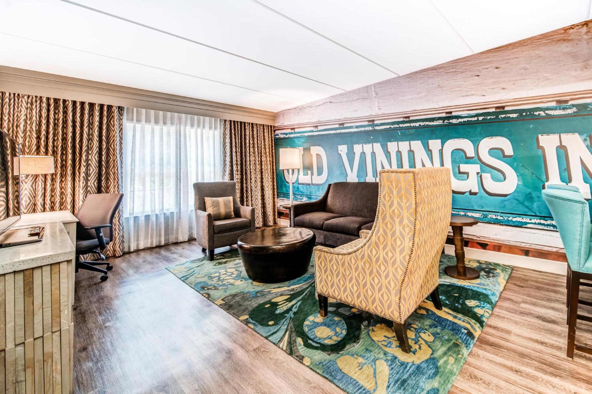King Suite - Photo 9