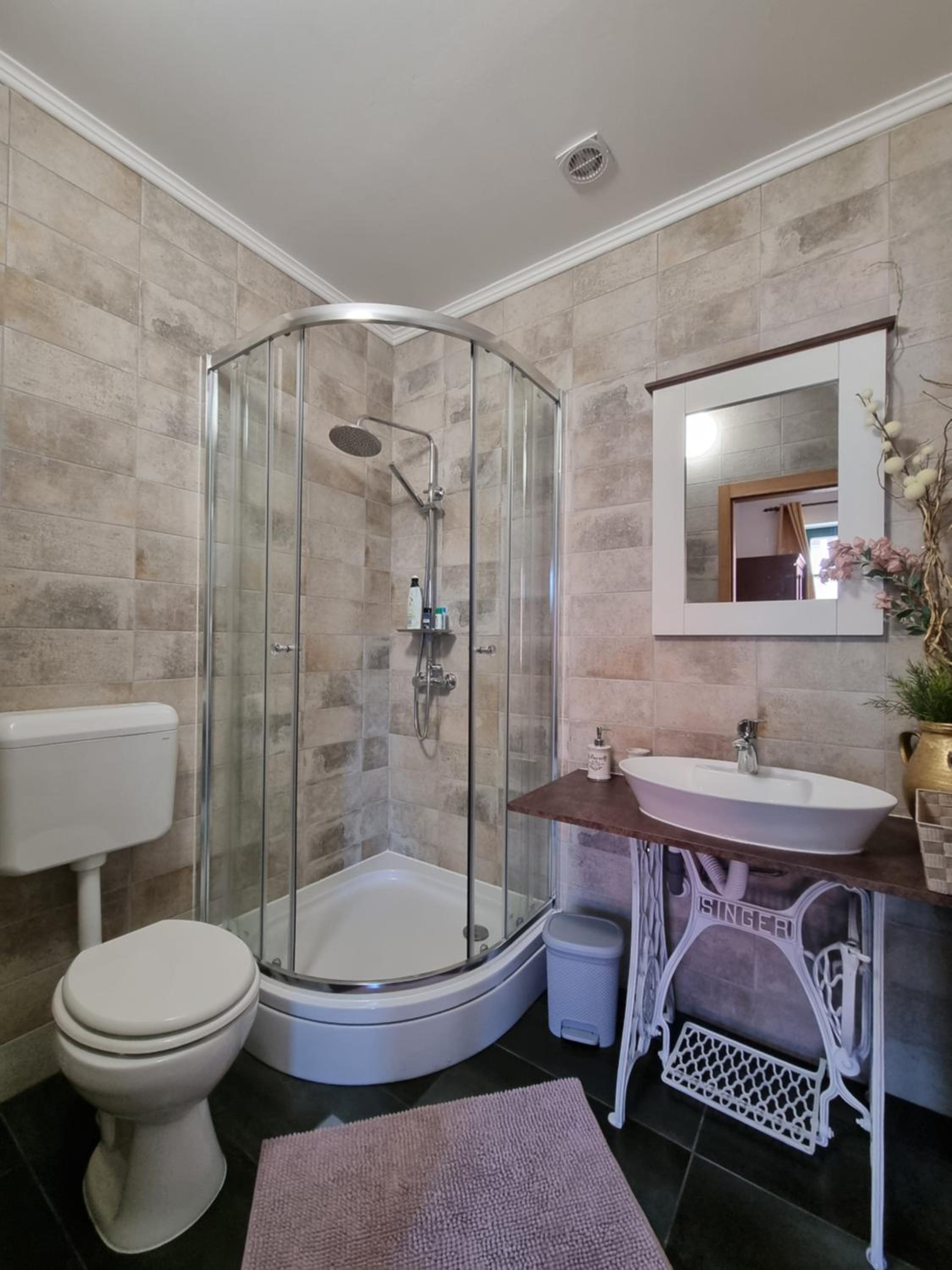 Small Double Room - Photo 4