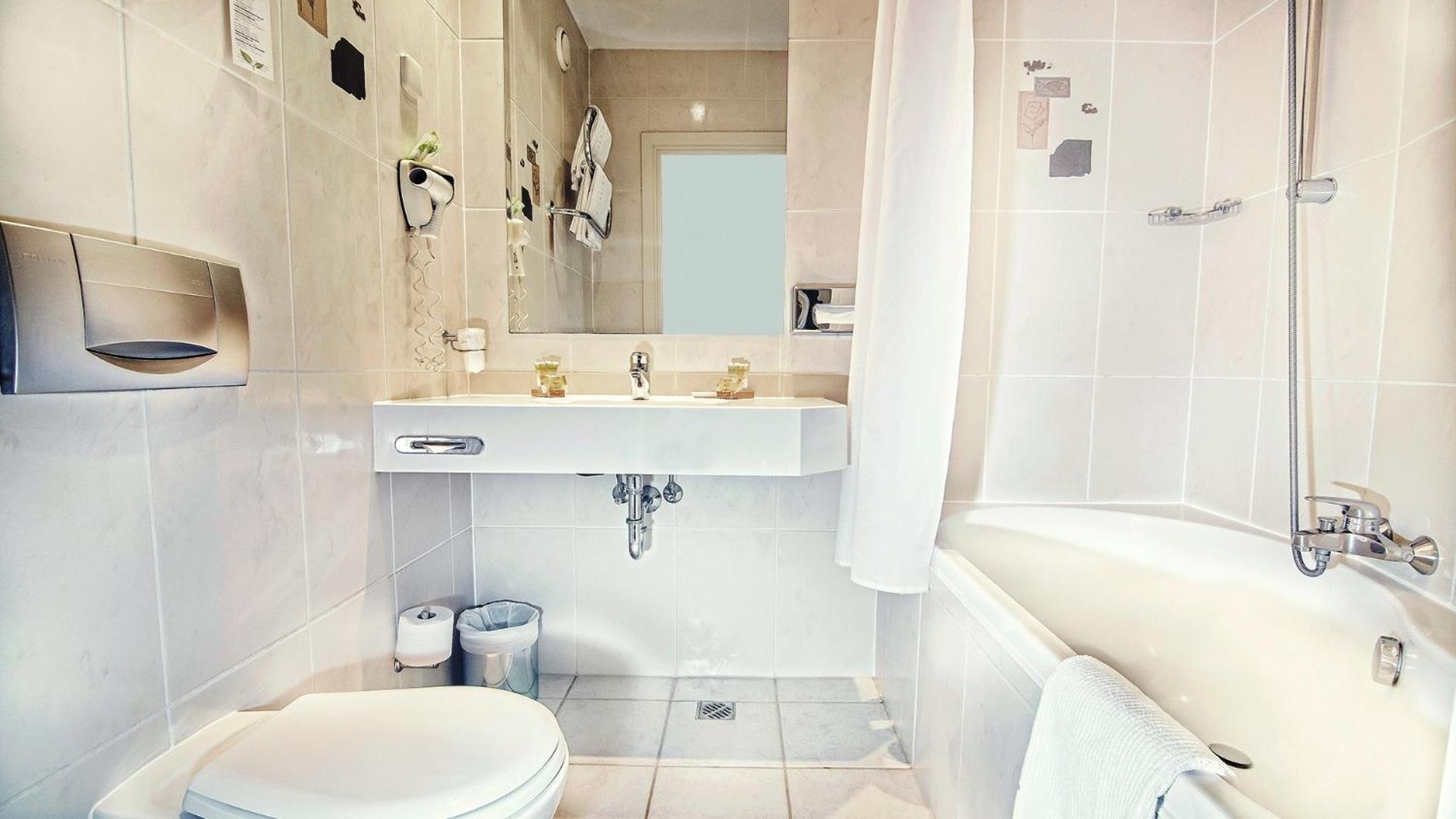 Twin Room - Photo 2
