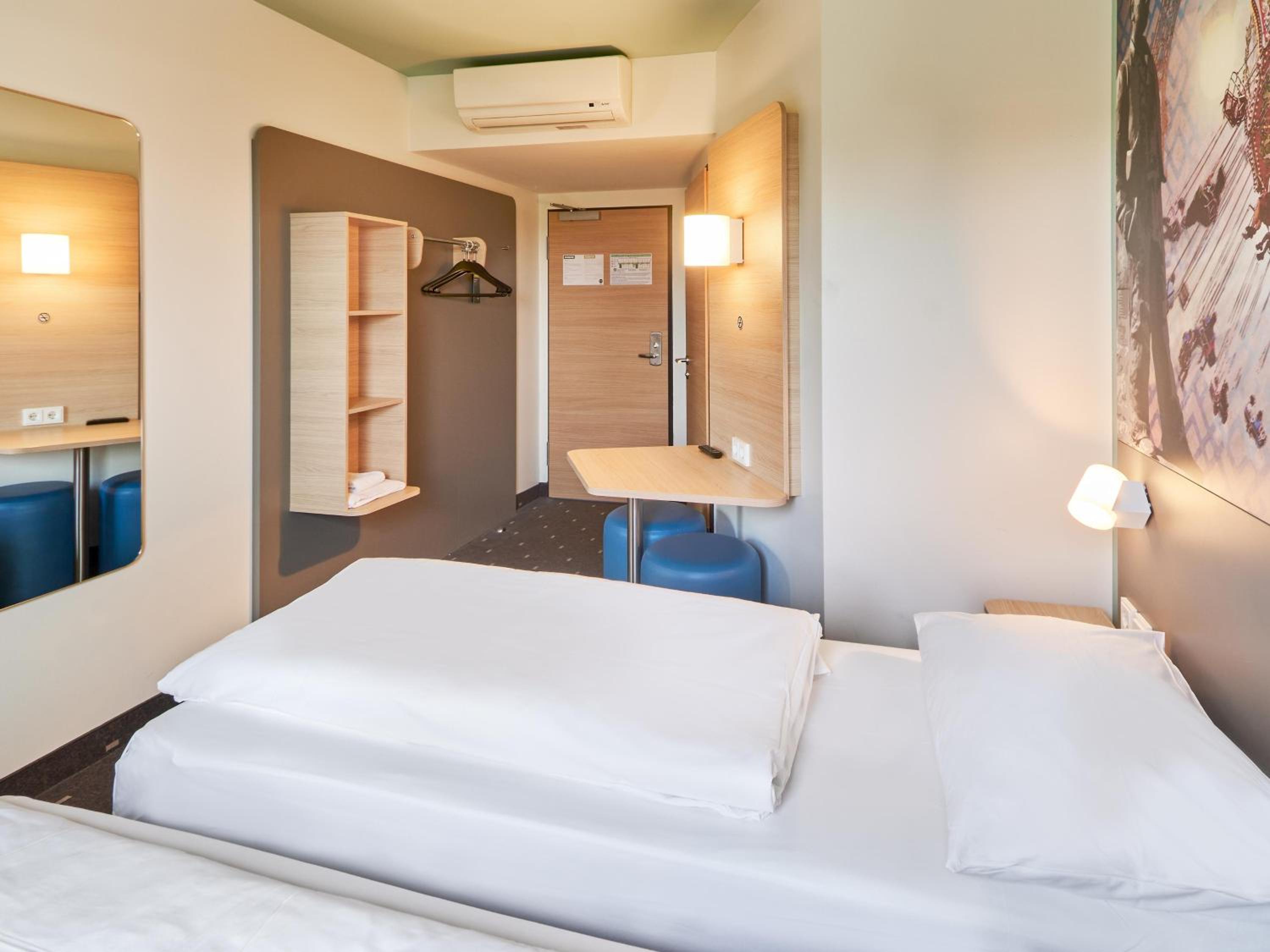 Twin Room - Photo 3