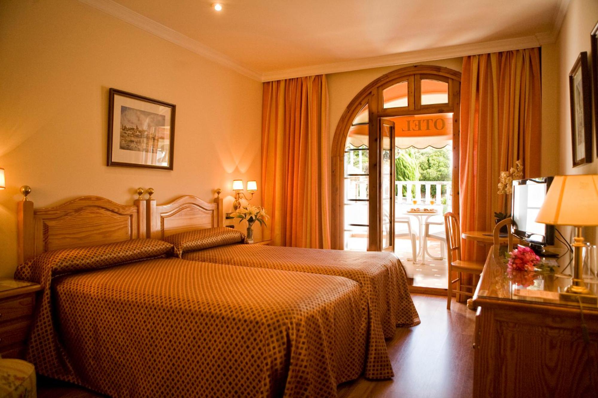 Habitación Doble o con Dos Camas