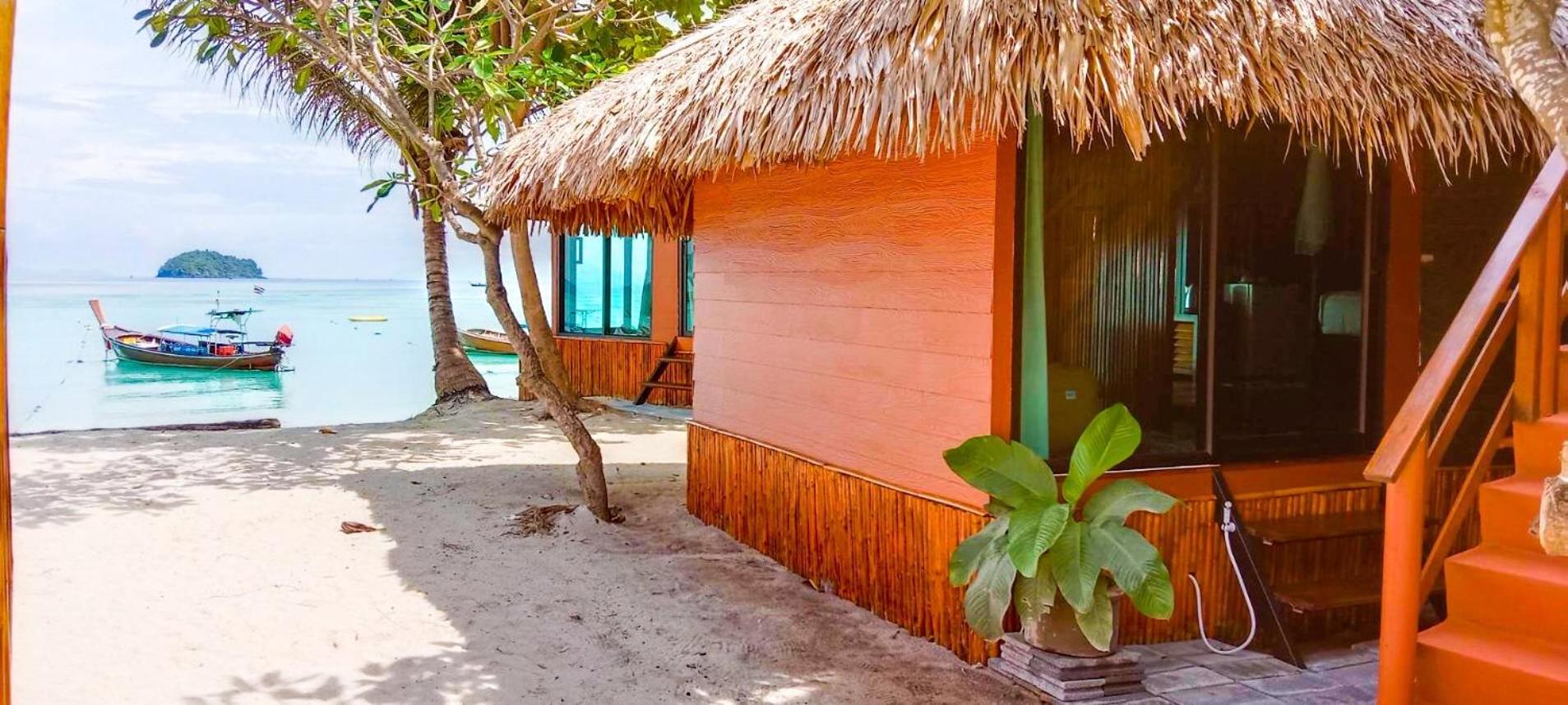 Bungalow - Beach Front photo 2