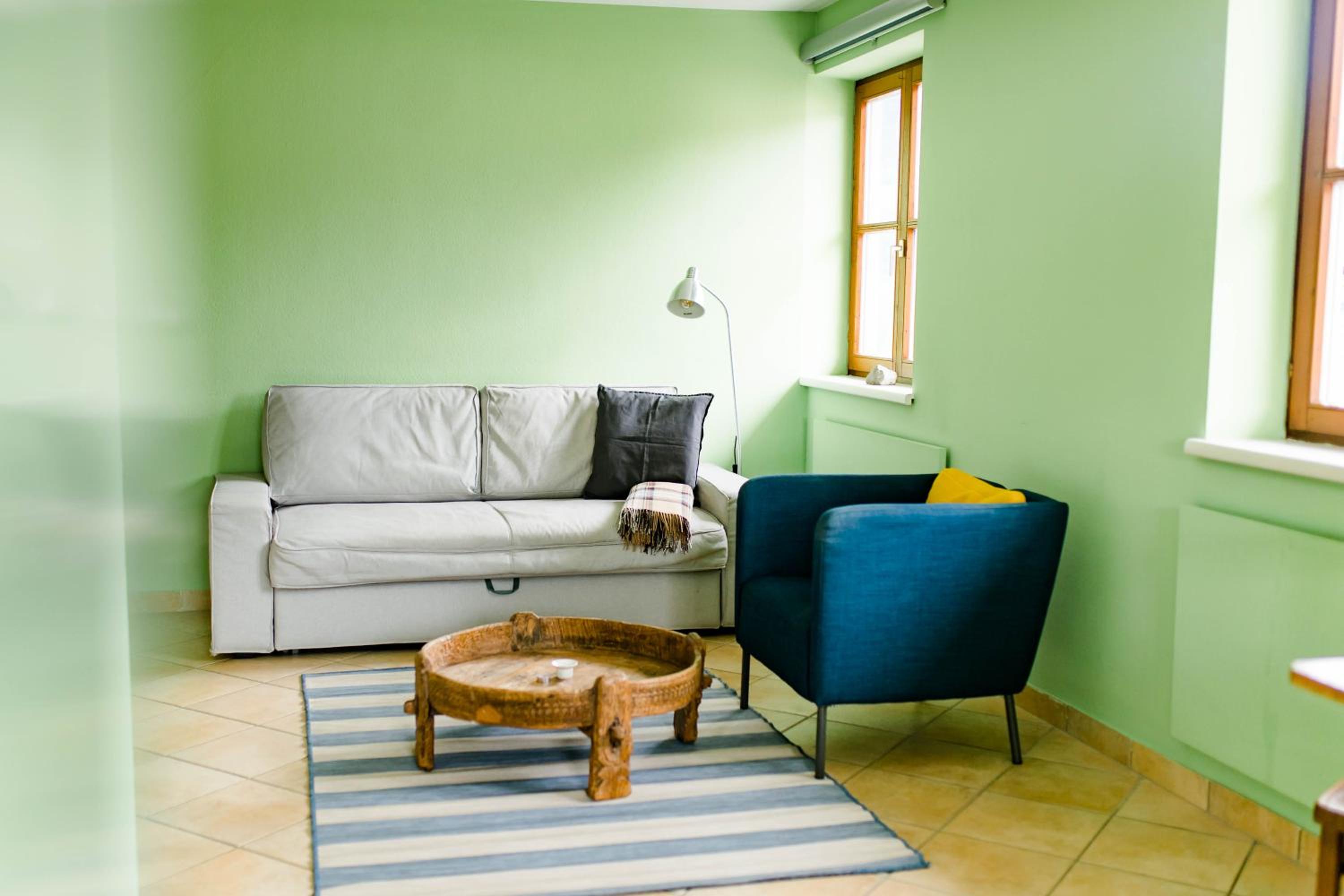 One-Bedroom Apartment photo 1