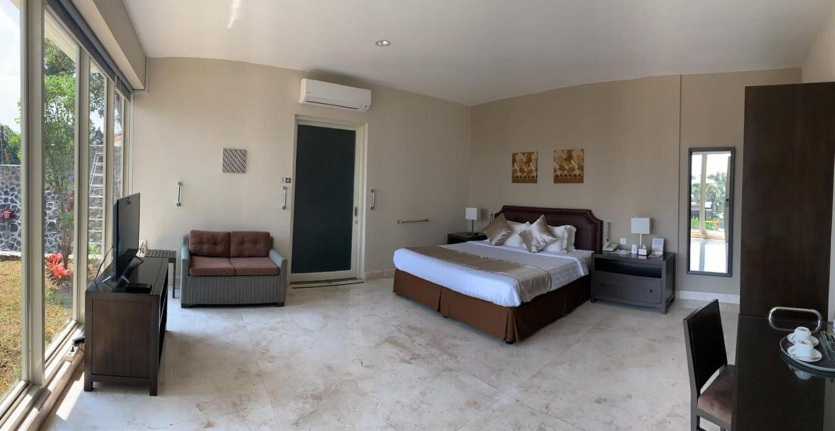 Executive Room - Photo 9