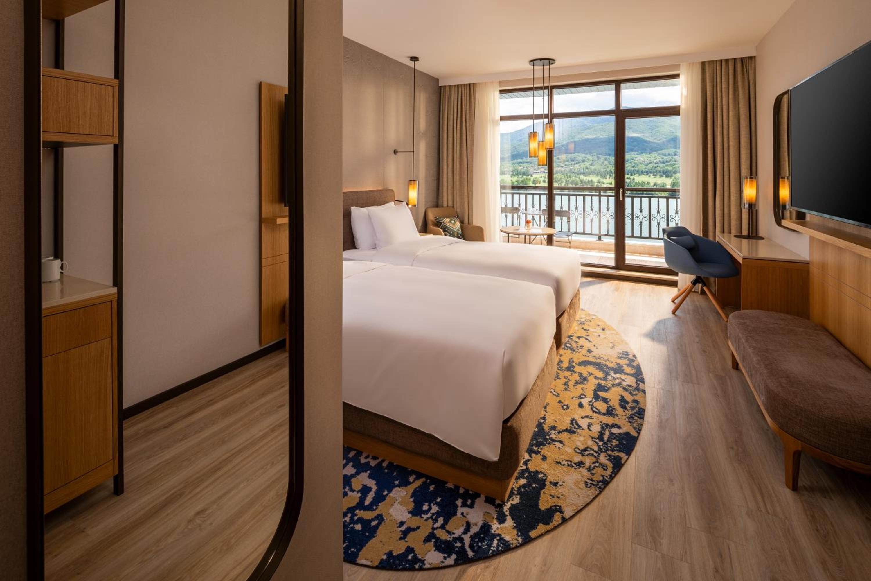 Twin Room with Lake View photo 3